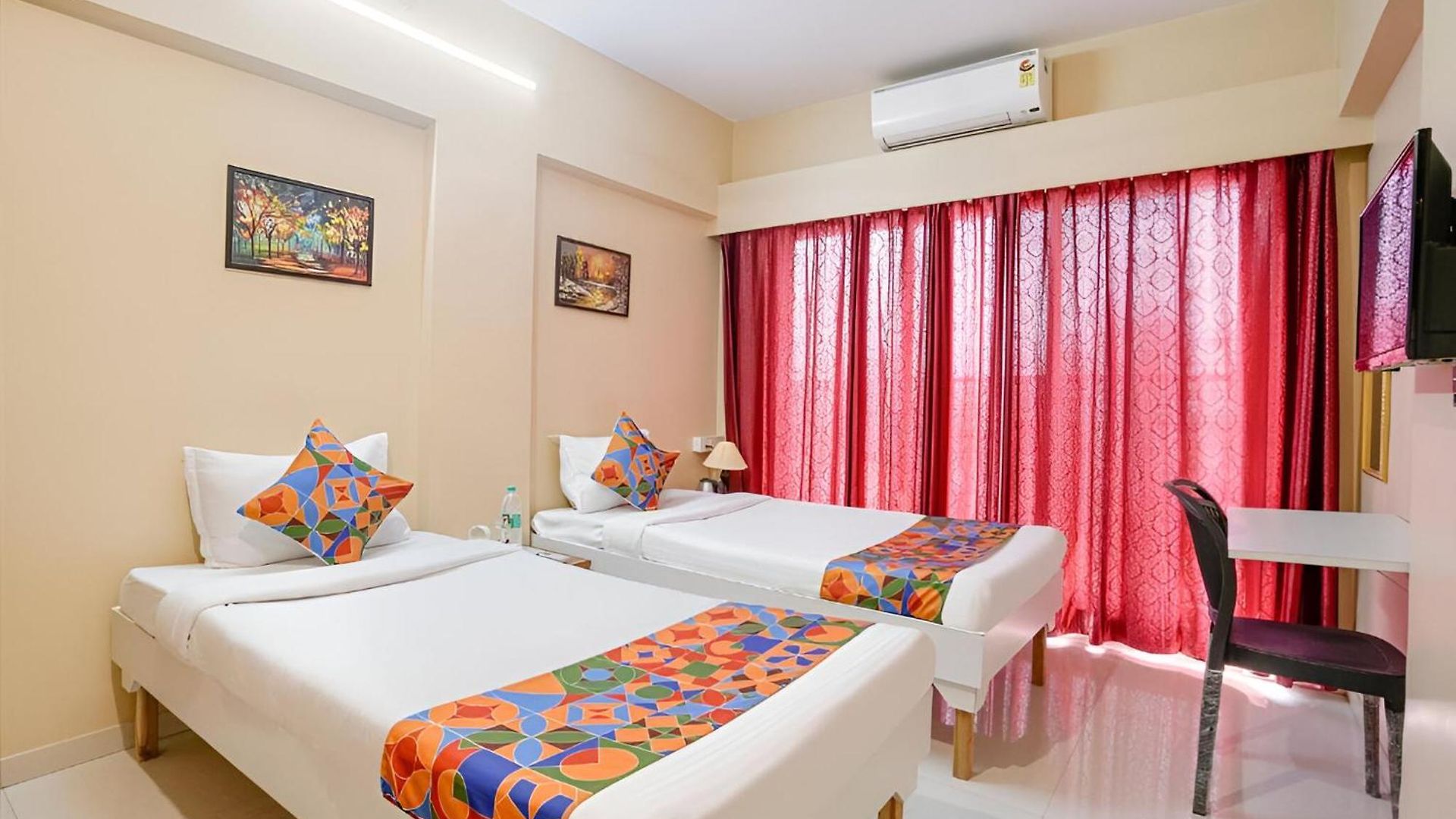Apartment Retreats At Welcome Nr Andheri