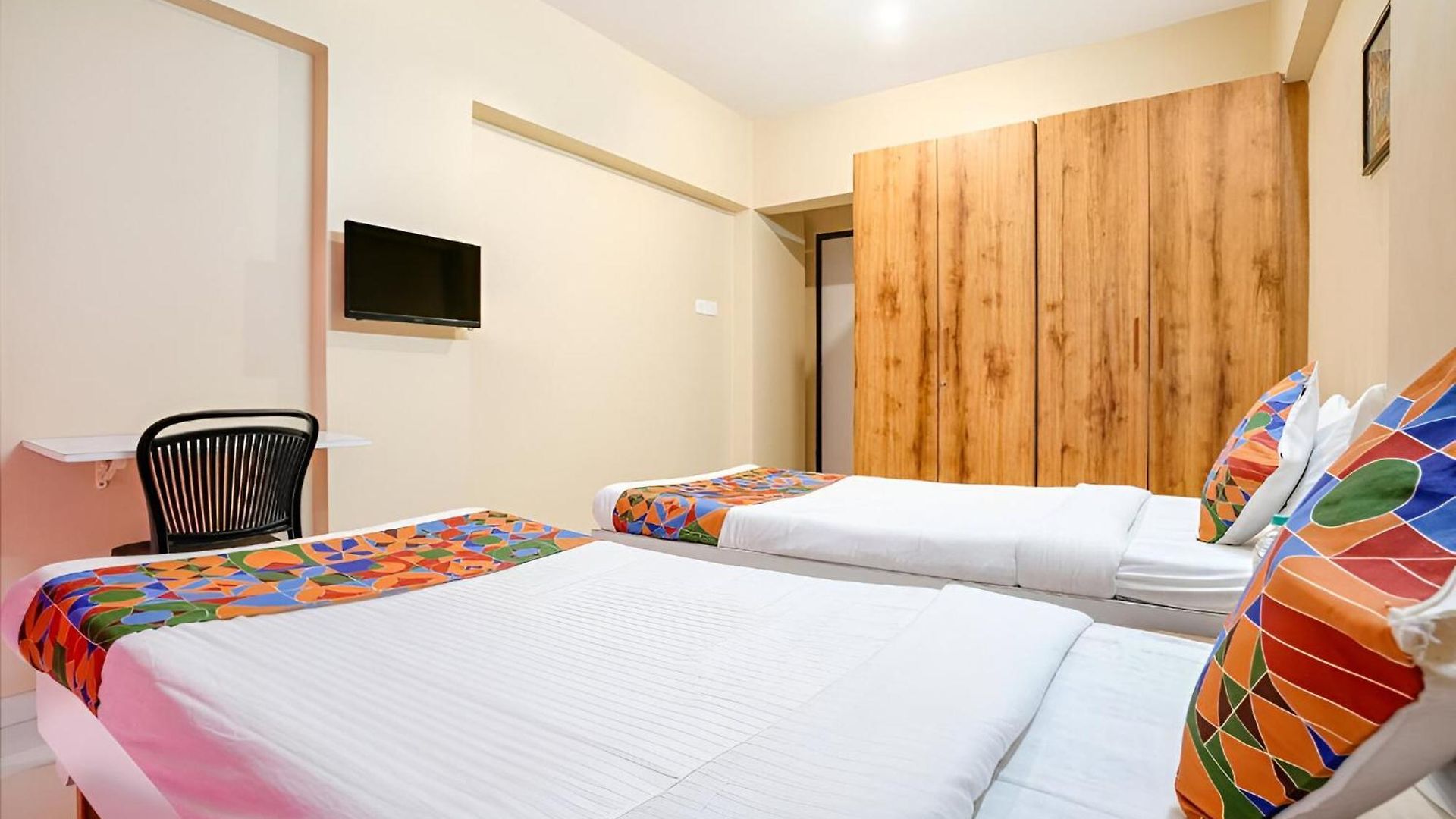 Retreats At Welcome Nr Andheri Apartment Mumbai