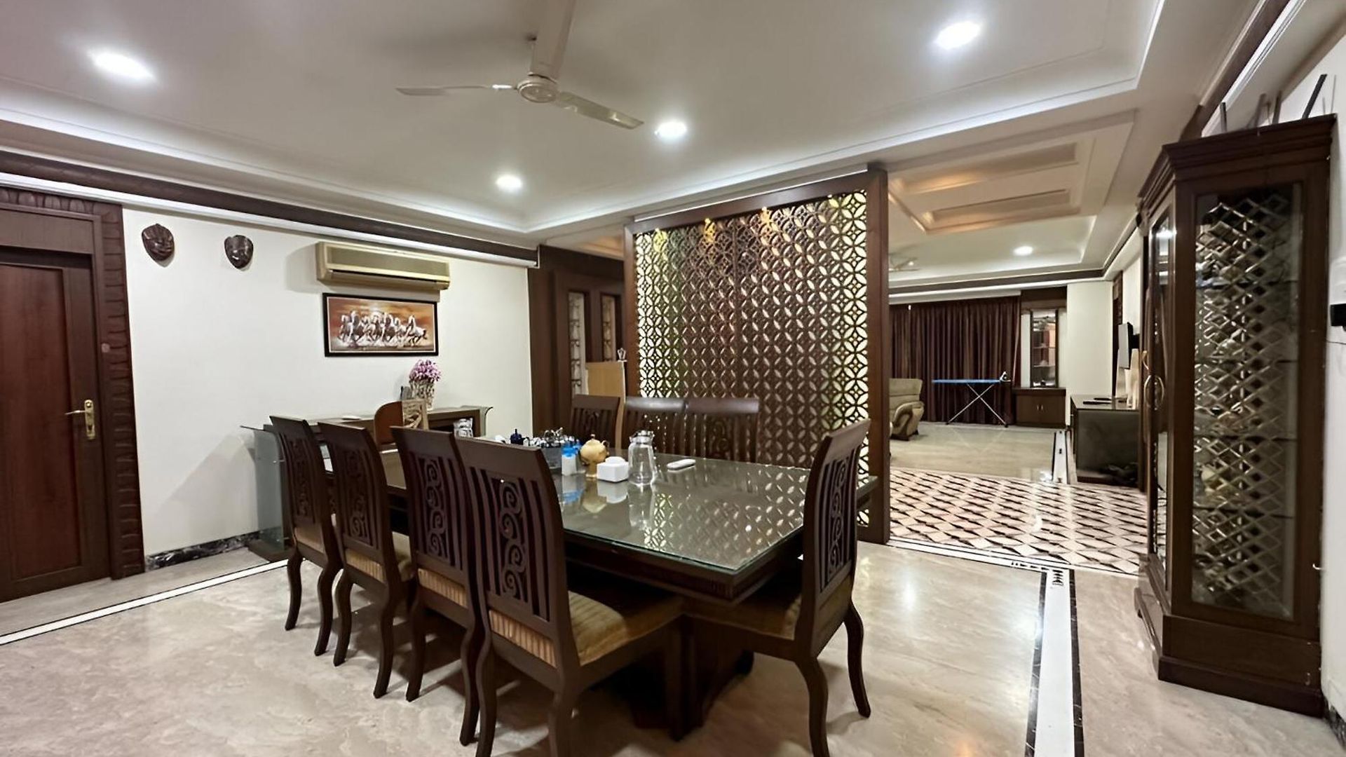 Retreats At Welcome In Santacruz, * Mumbai