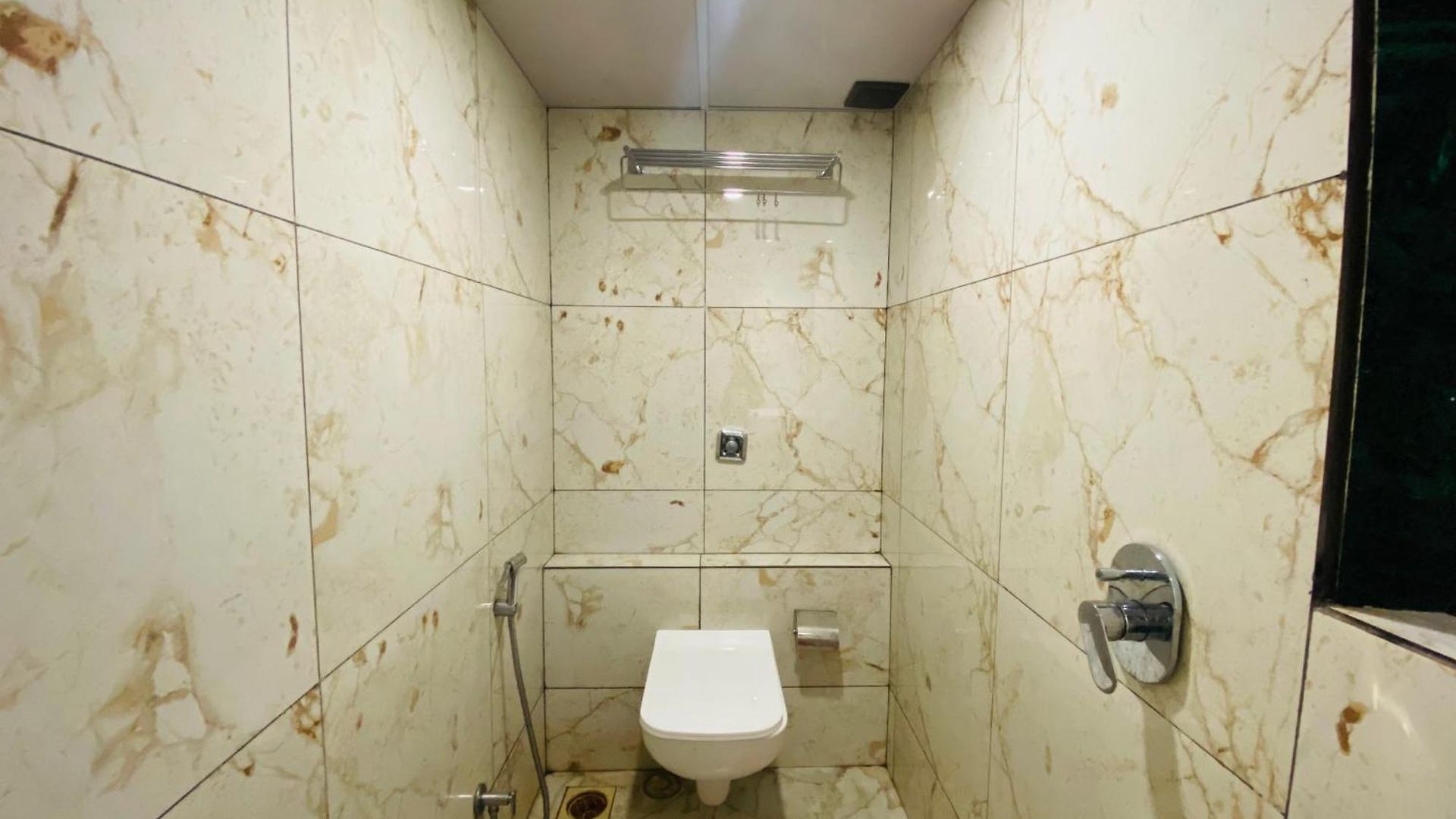 Hotel Lavender -10min-mumbai International Airport 3*