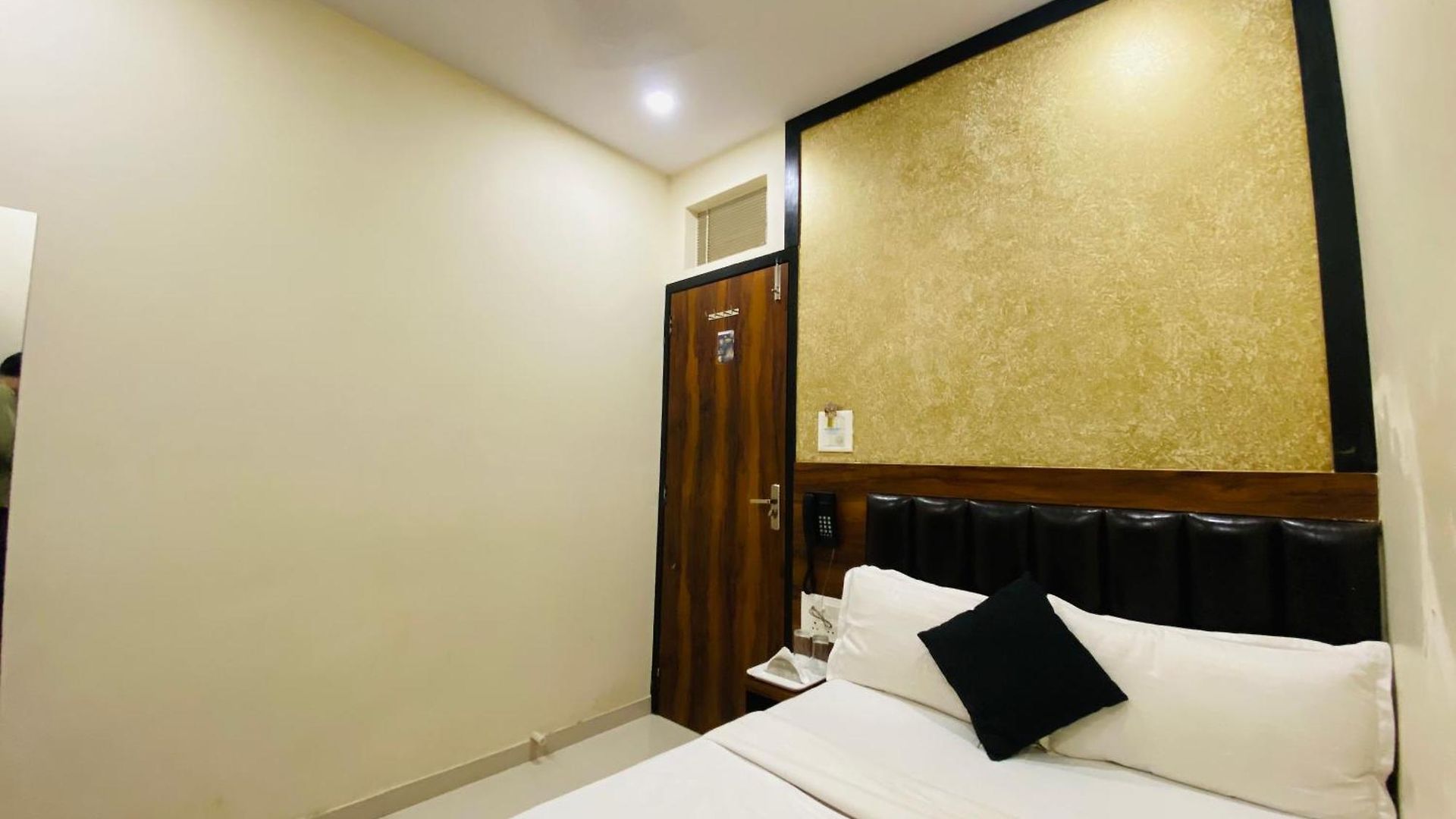 Hotel Lavender -10min-mumbai International Airport 3*