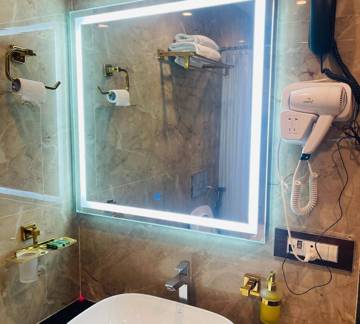 Hotel Amber Choice International Airport