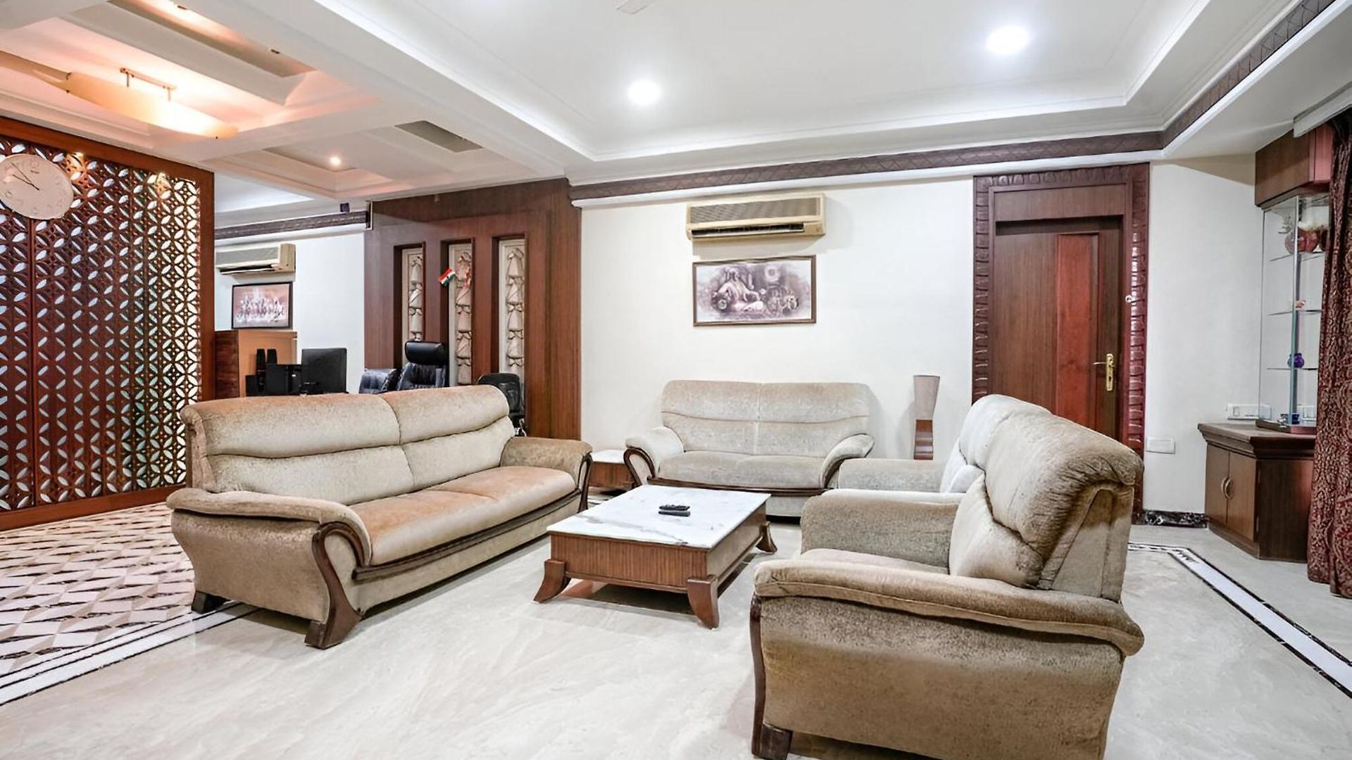 Retreats At Welcome Nr International Airport Apartment
