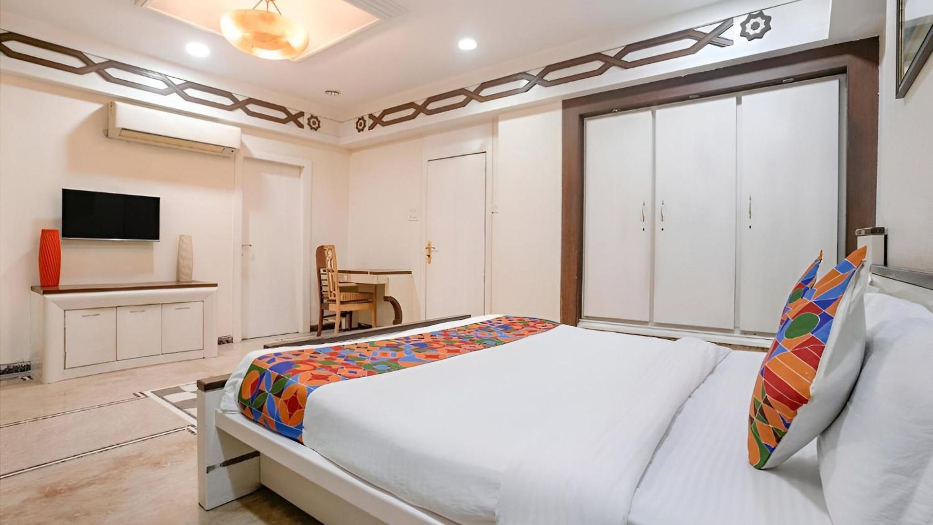 Apartment Retreats At Welcome Nr International Airport Mumbai