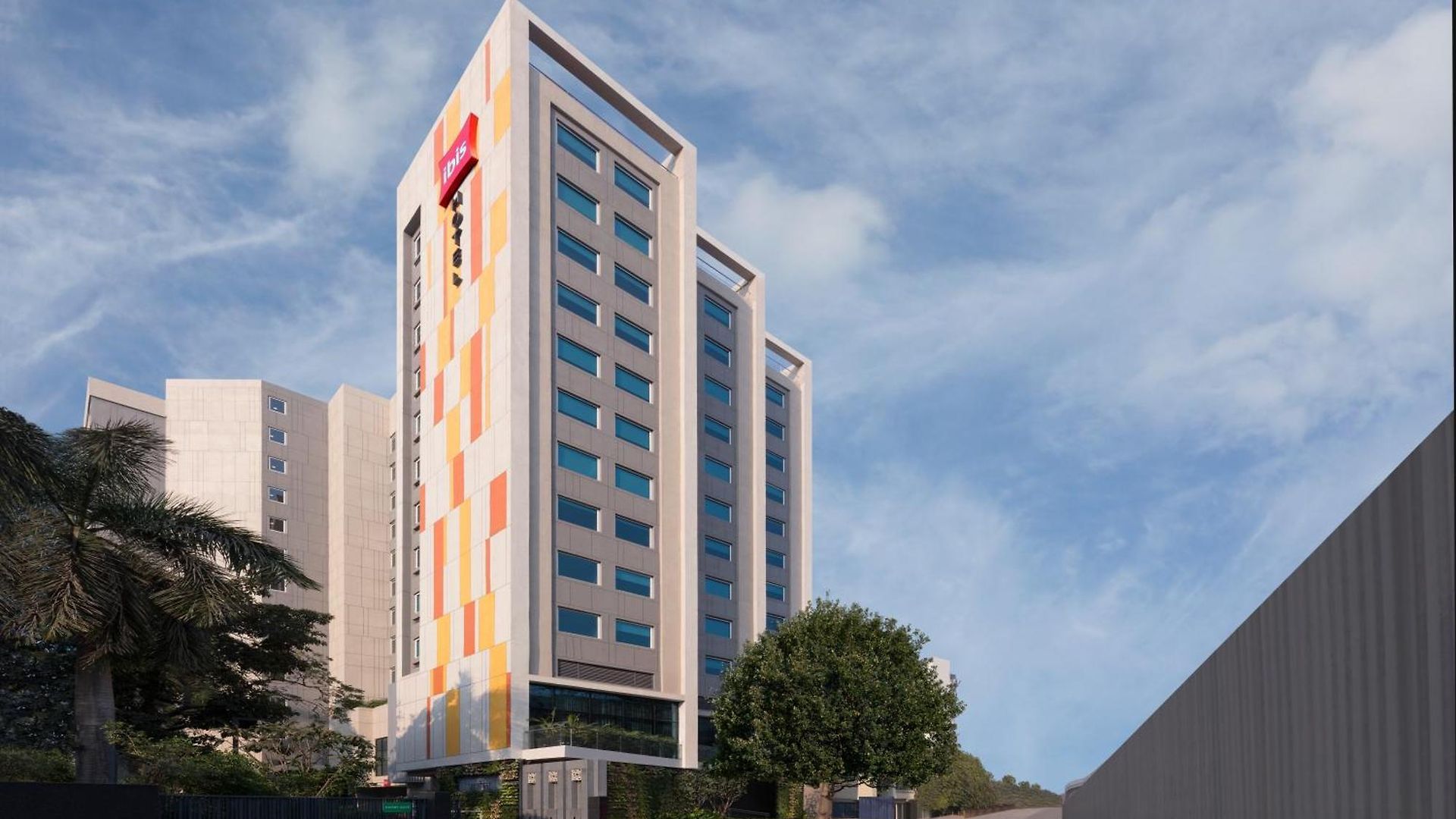 Ibis Bkc 4*