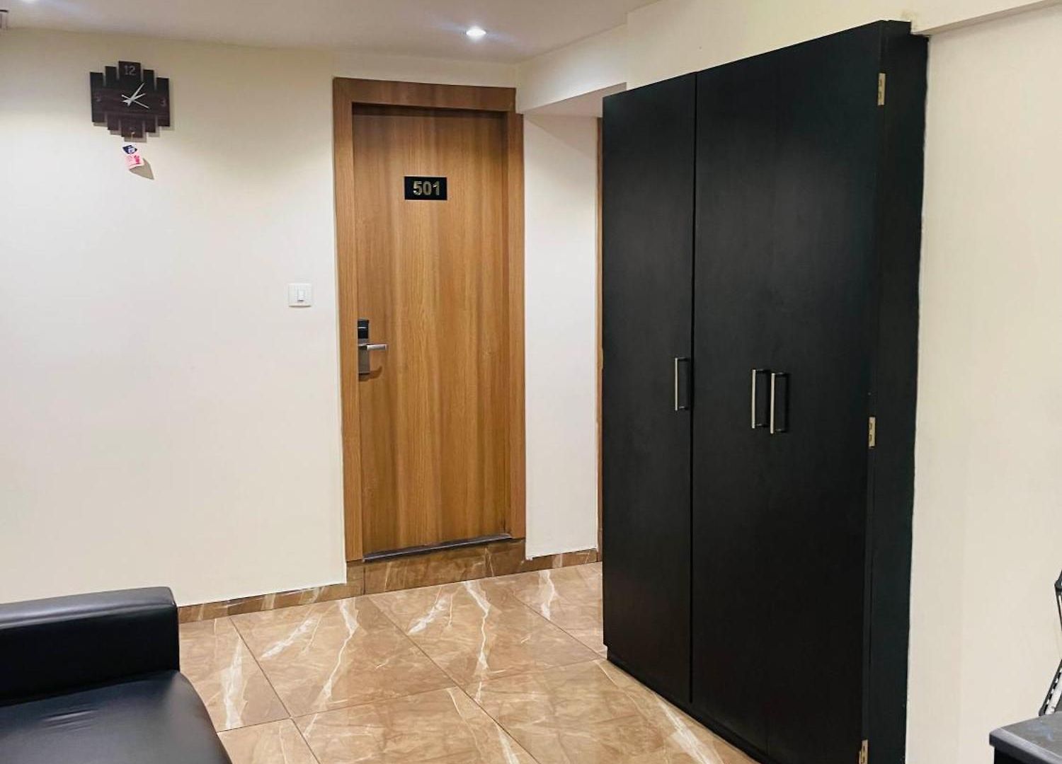 Hotel Black Burn 3*