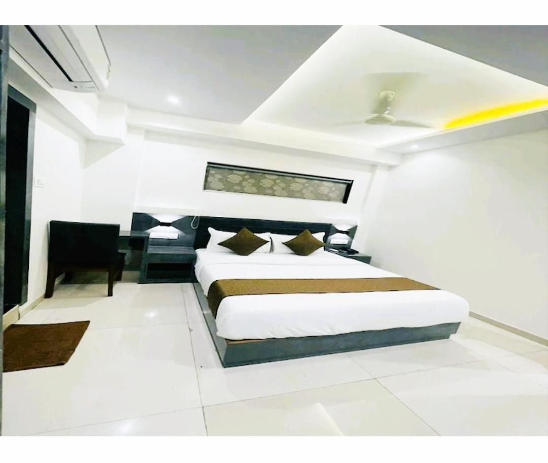 Black Burn Hotel