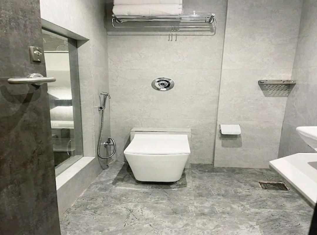 Black Burn Hotel 3*