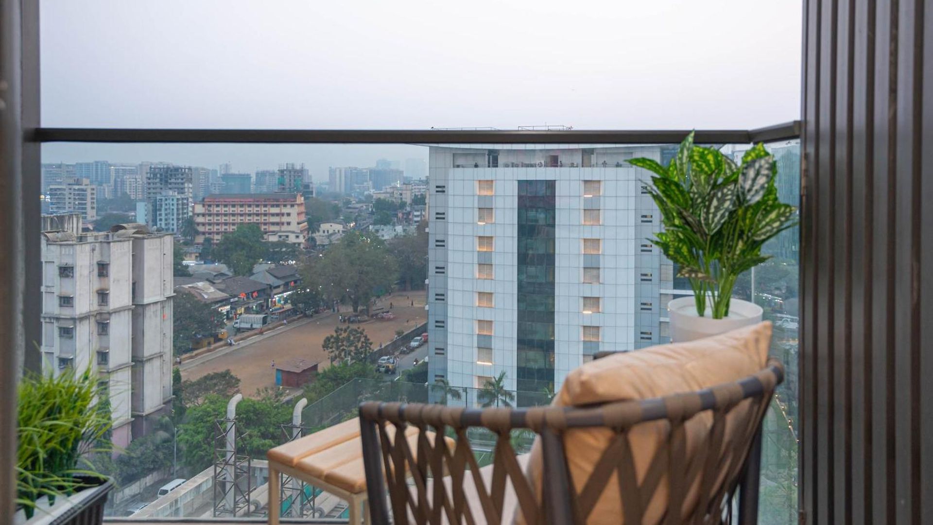 Z Bliss Suites, Bkc