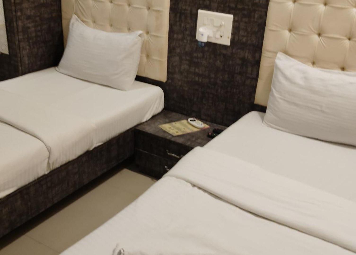 Crystal Park Near Nesco Exhibition Center Hotel Mumbai