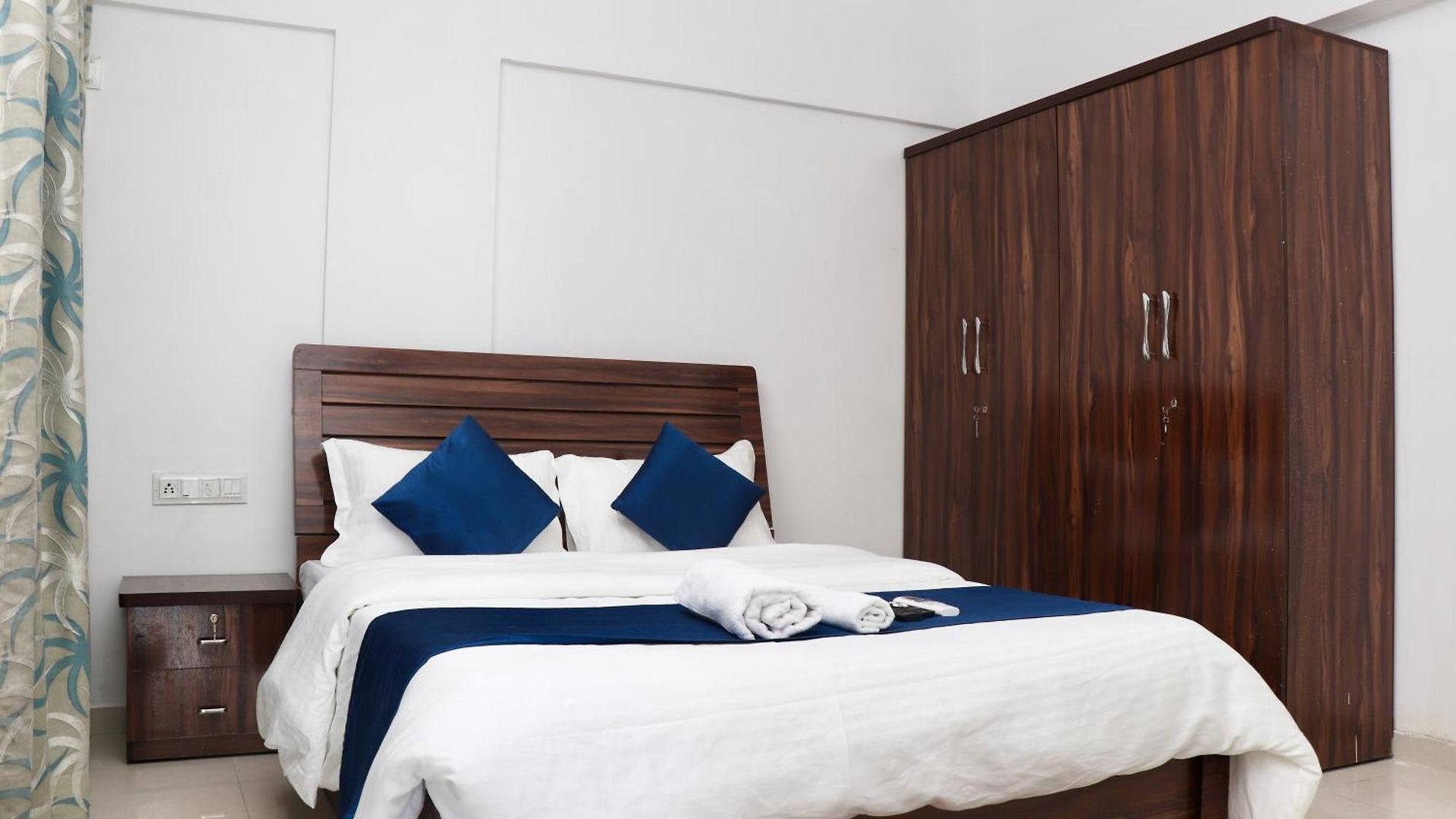 Zenith Homes - Boomerang 4* Mumbai