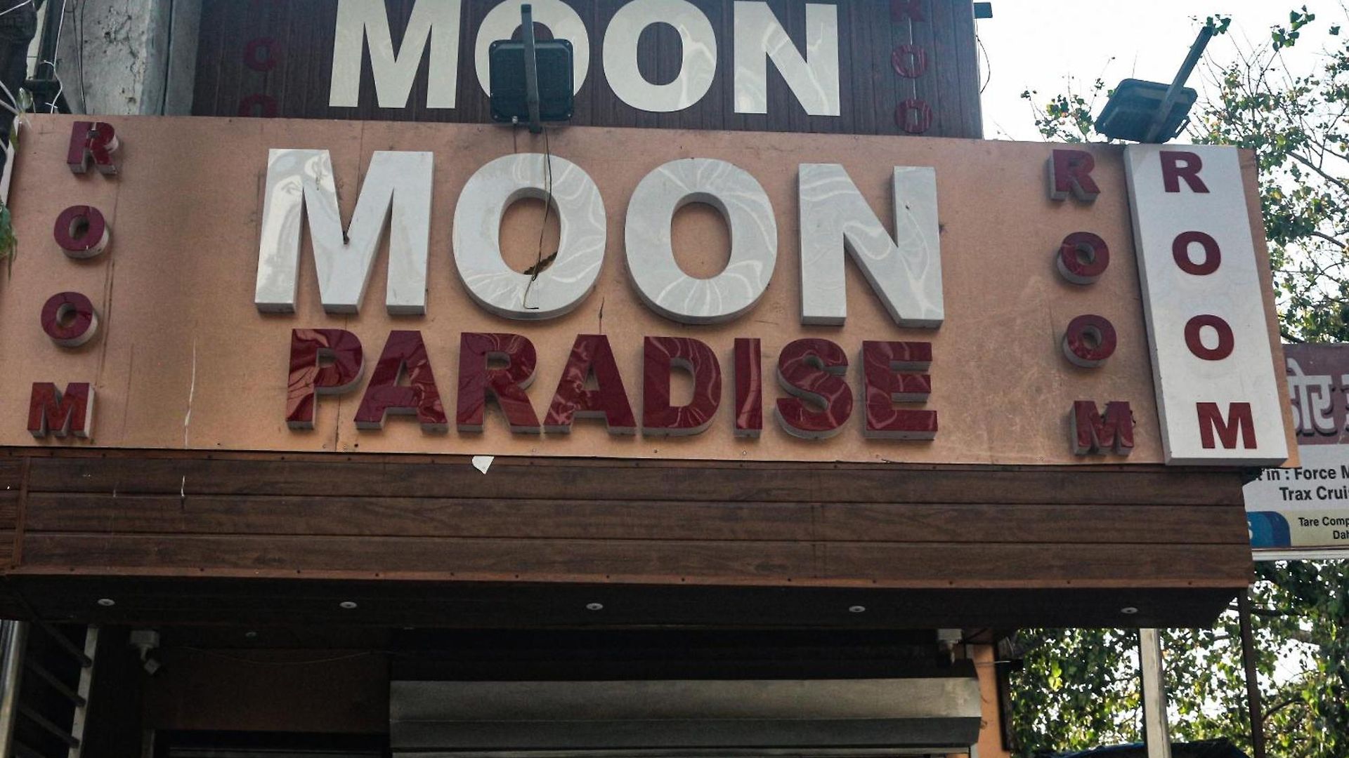 Moon Paradise Hotel