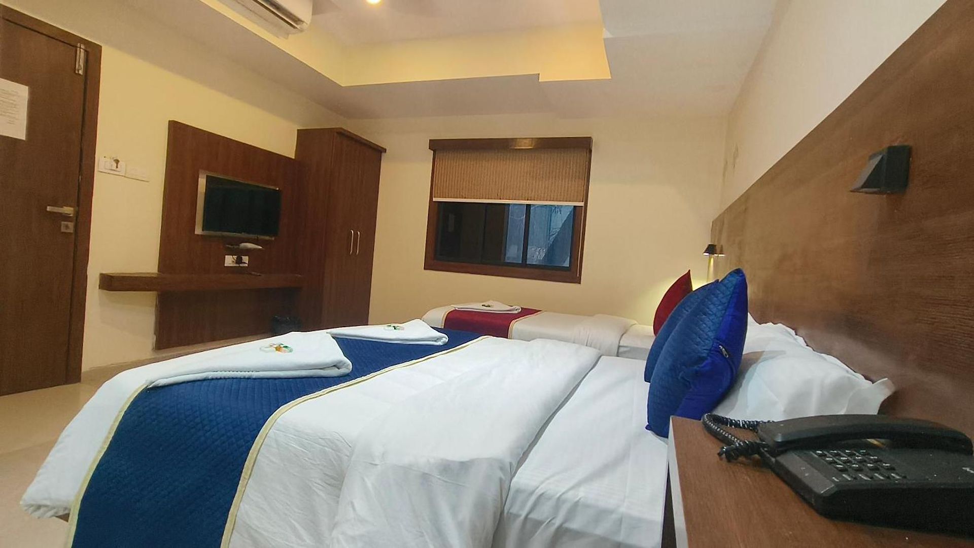 Ashraya International Hotel 3*