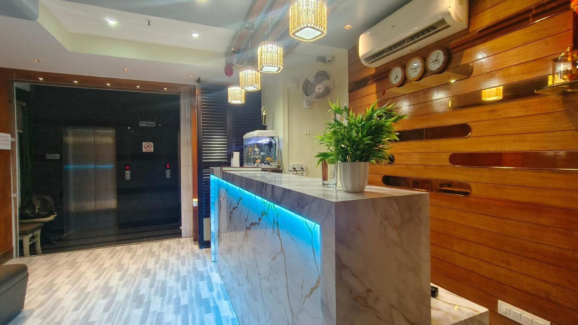 Hotel Ashraya International 3*