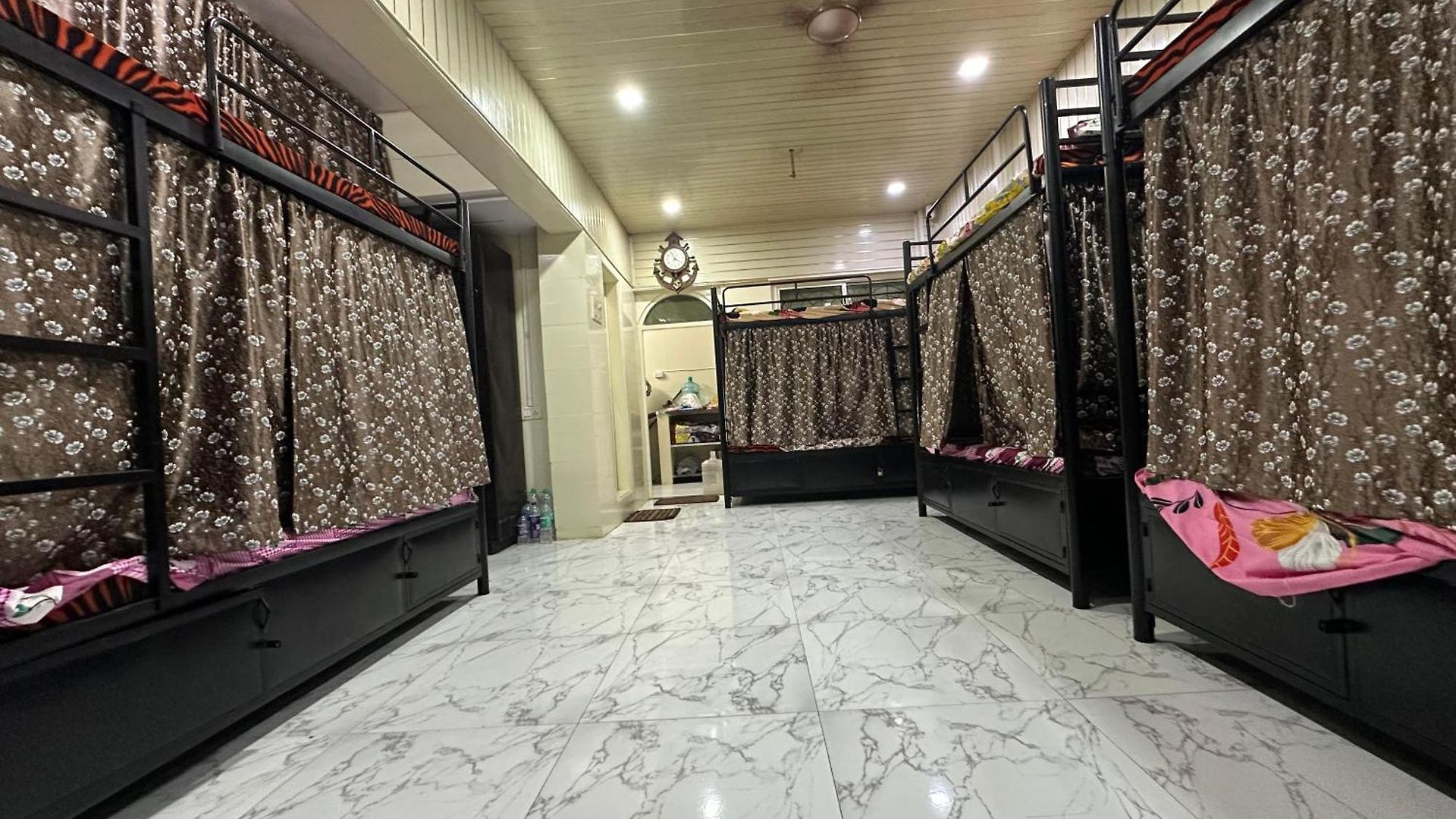 Hostel Balaji Andheri West Mumbai