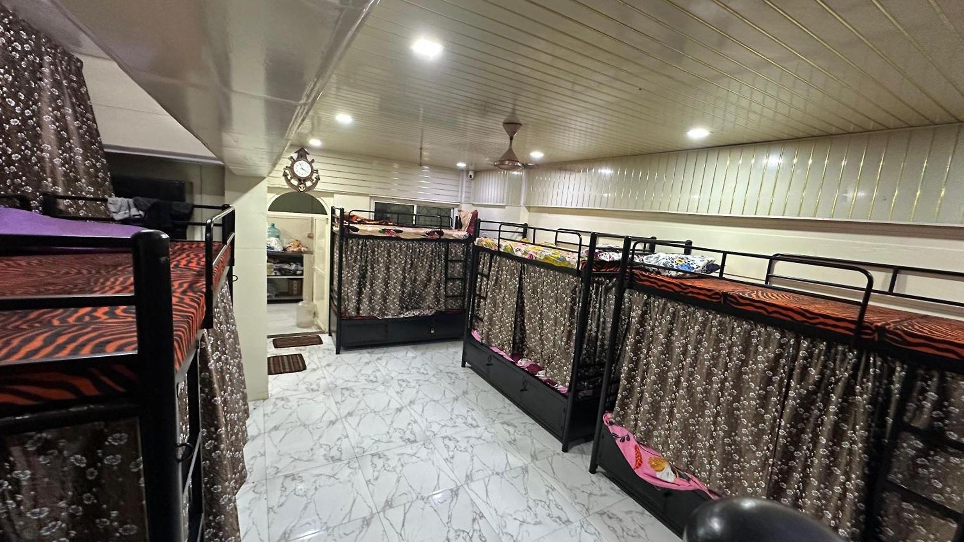 Balaji Andheri West Hostel *