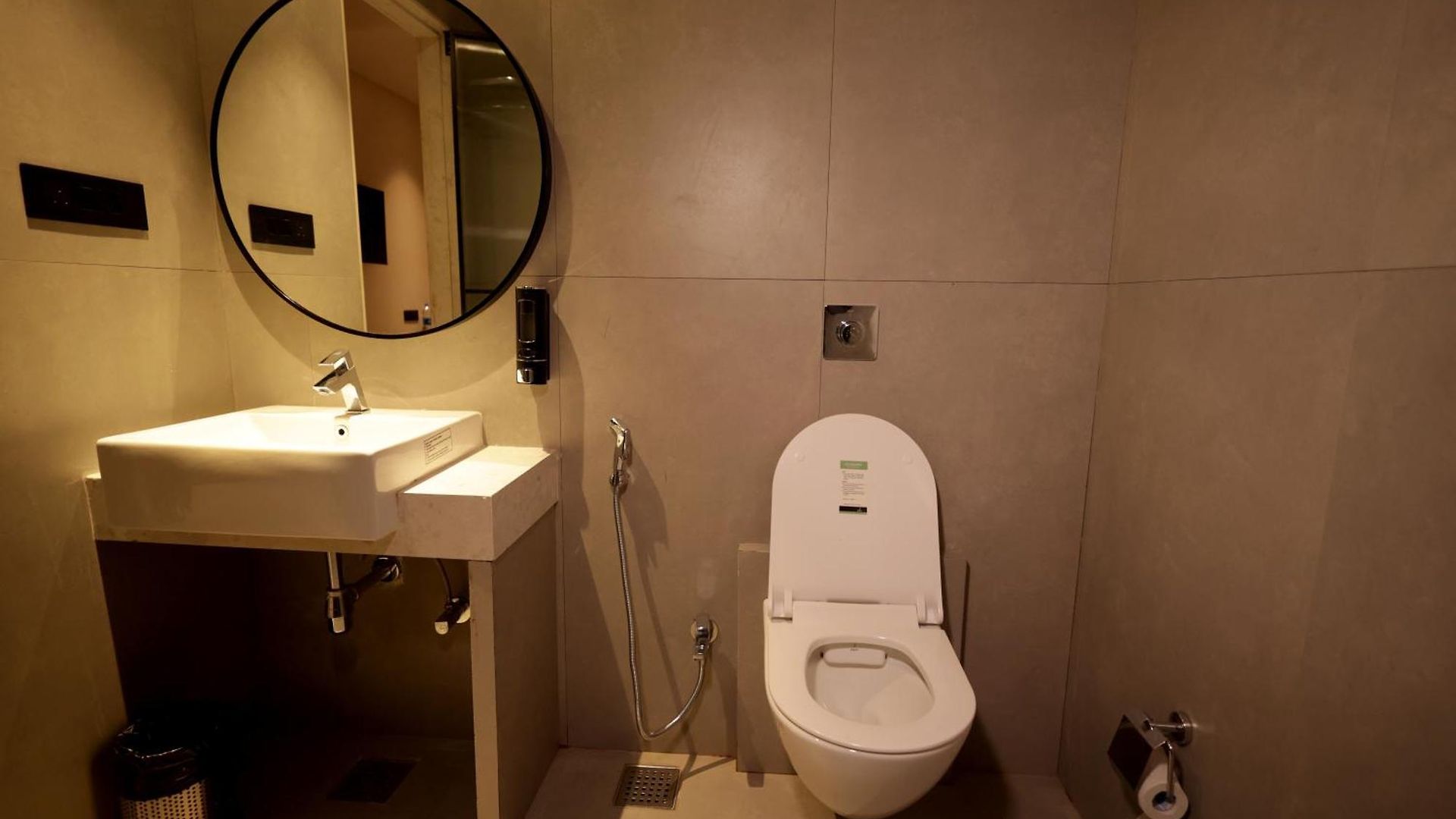 Golden Tulipz Hotel Mumbai