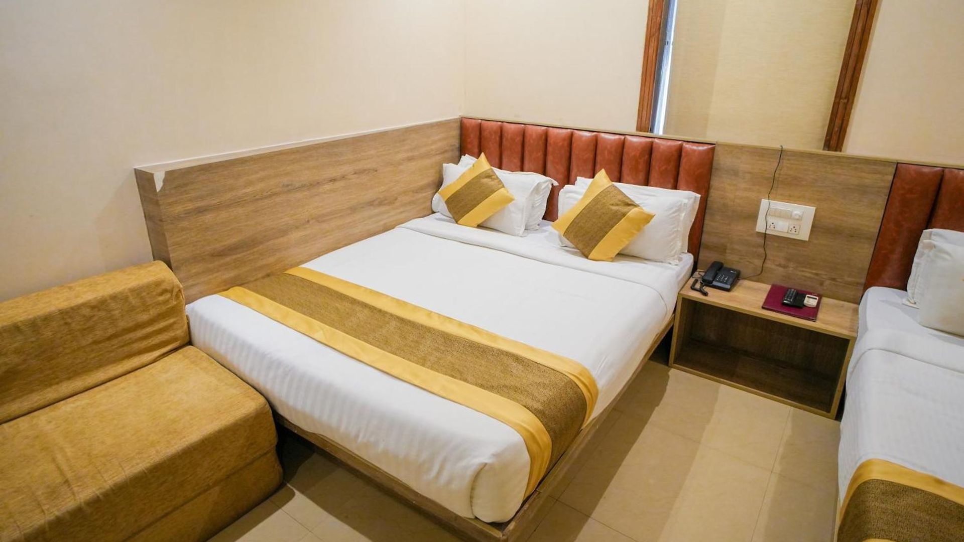 Hotel Skylink Hospitality Mahalaxmi