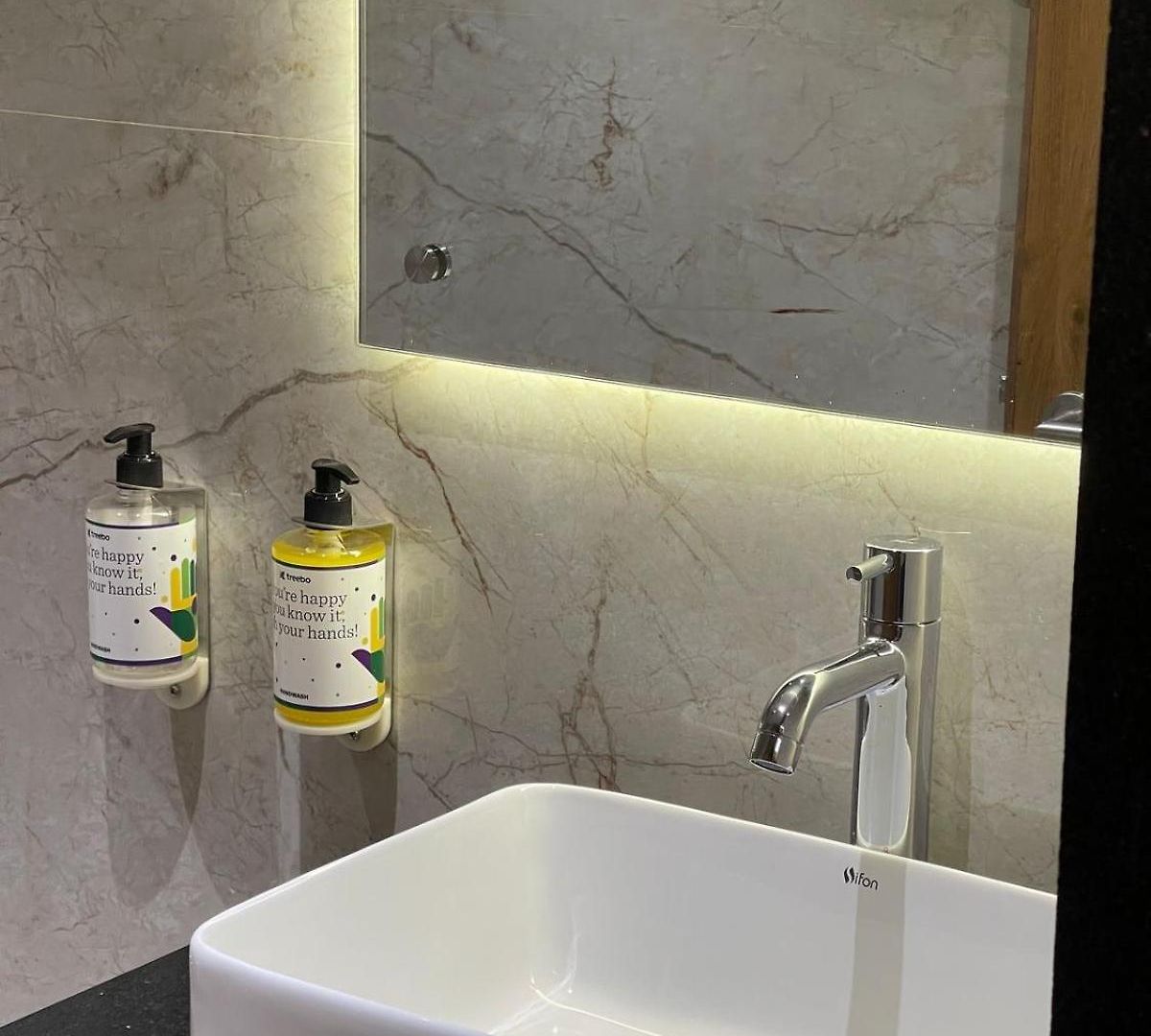 Double Crown Airport T2 Hotel Mumbai