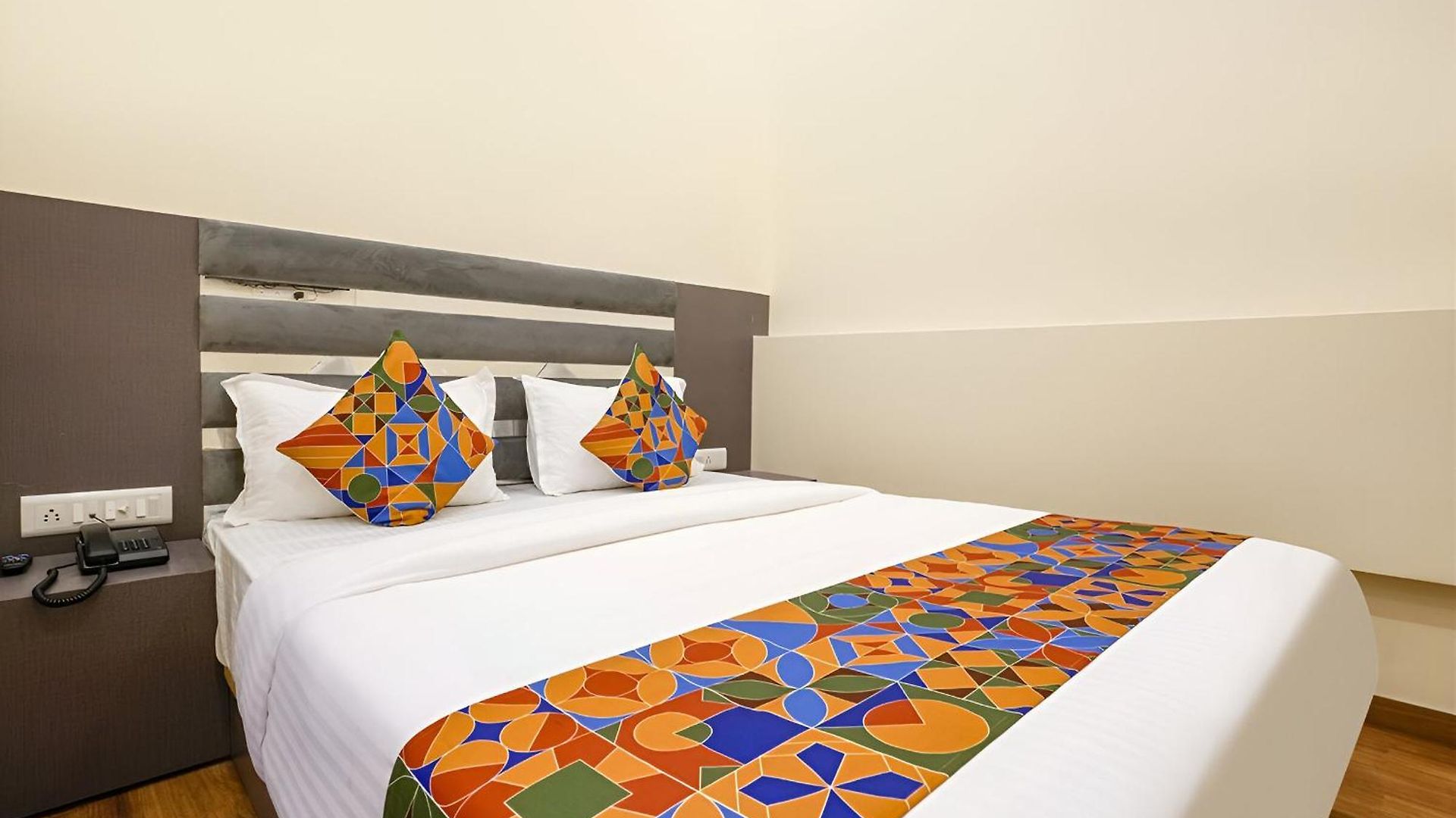 Glitz Freedom International Hotel 3*