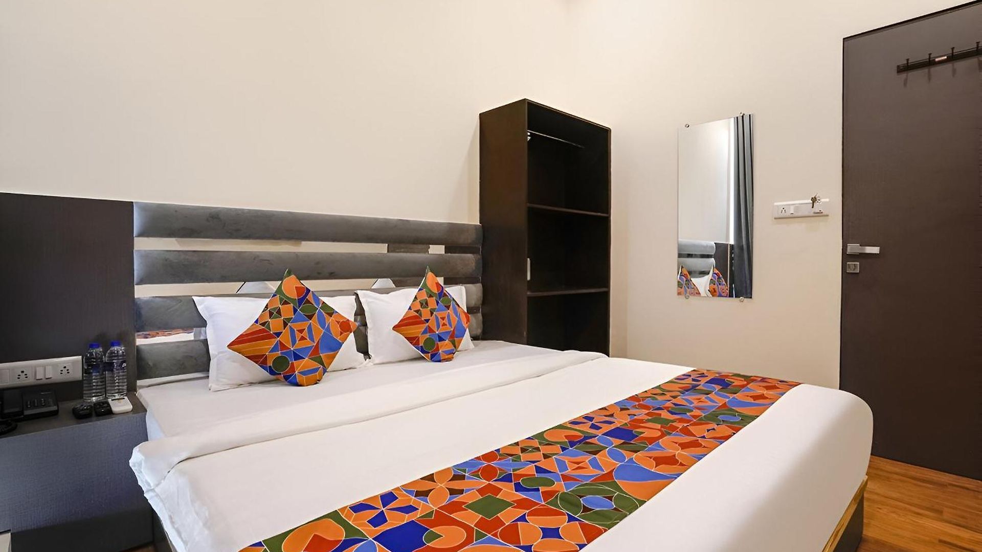Hotel Glitz Freedom International Mumbai