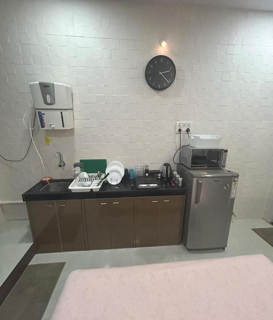 Exclusive On Linking Road Apartment *
