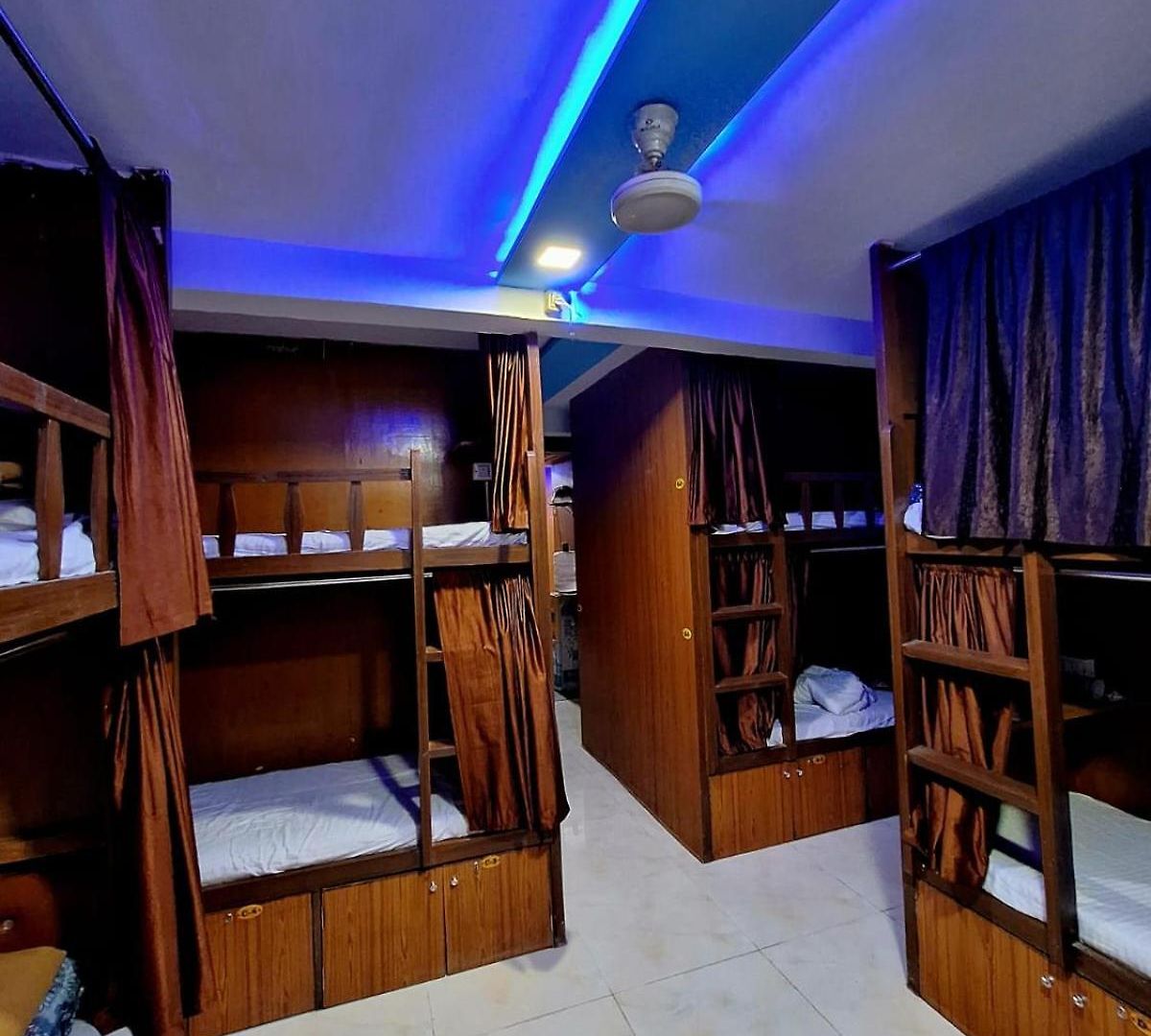 Neon Nest Suits Asalpha Metro Hostel Mumbai