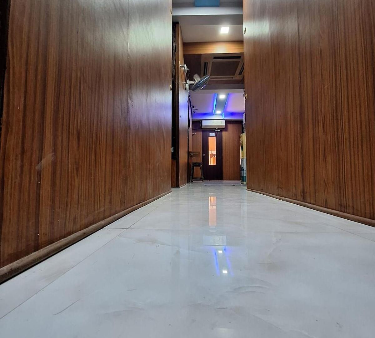 Hostel Neon Nest Suits Asalpha Metro Mumbai