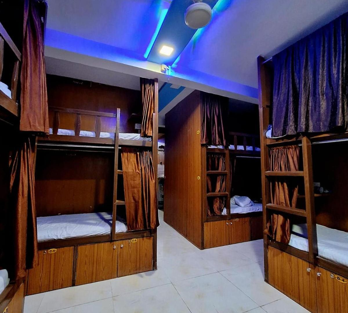 Neon Nest Suits Asalpha Metro * Mumbai