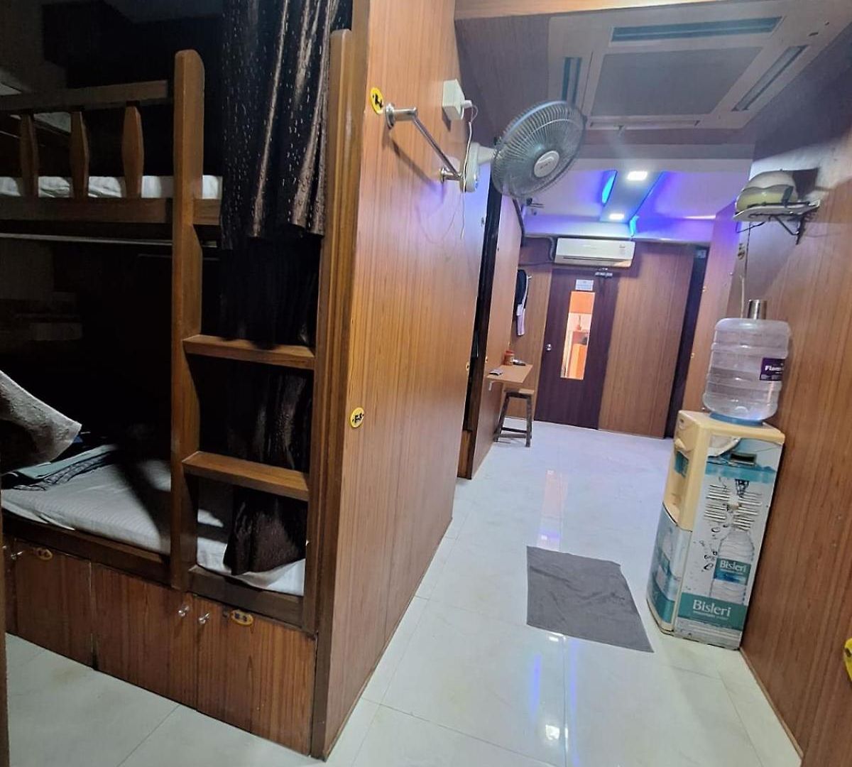 Neon Nest Suits Asalpha Metro Mumbai