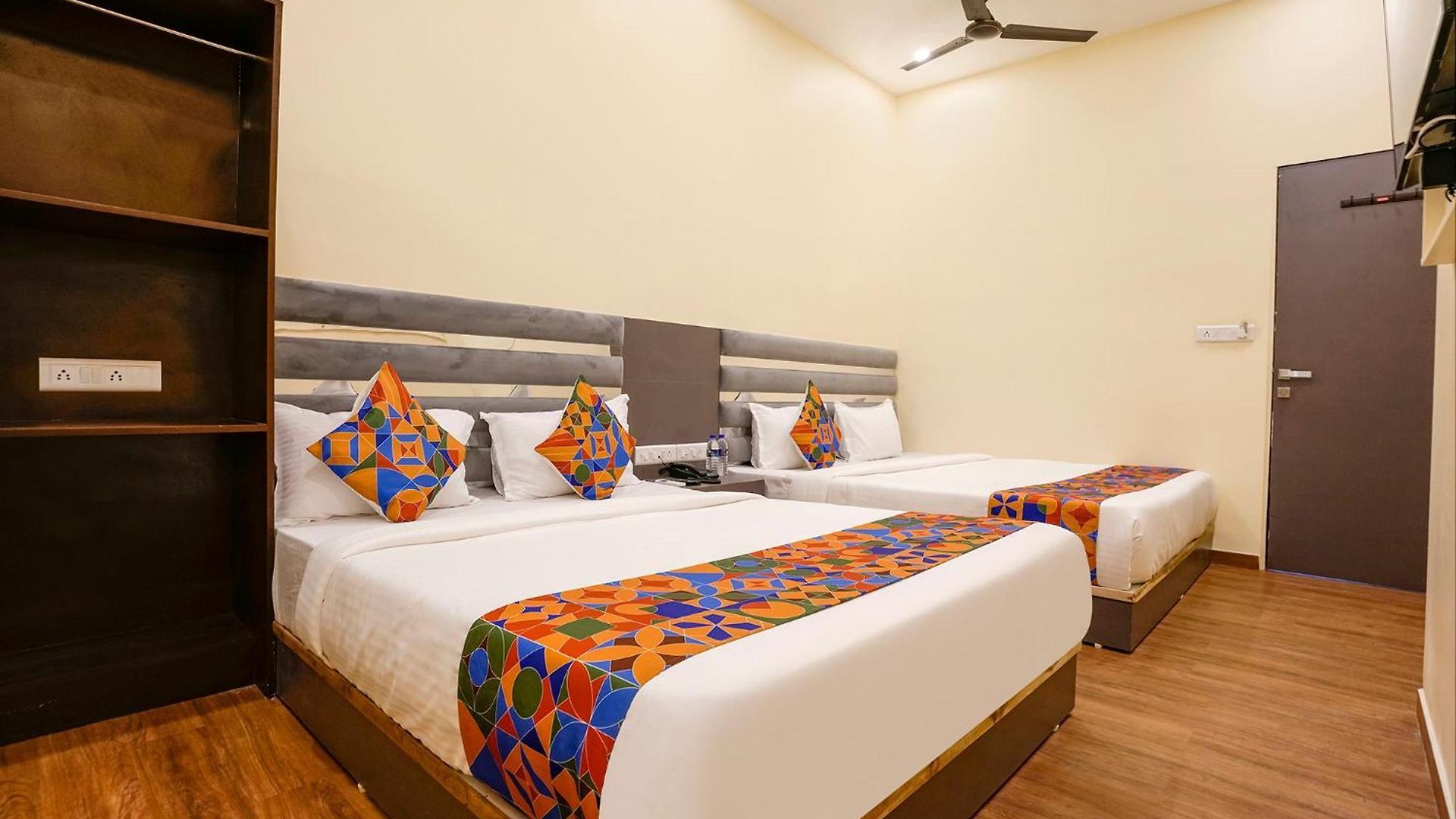 Fabhotel Freedom International Hotel