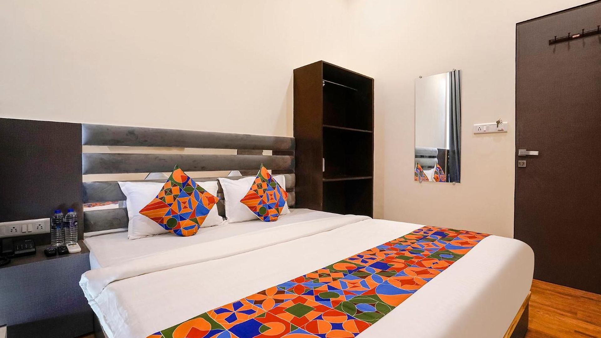 Hotel Fabhotel Freedom International Mumbai