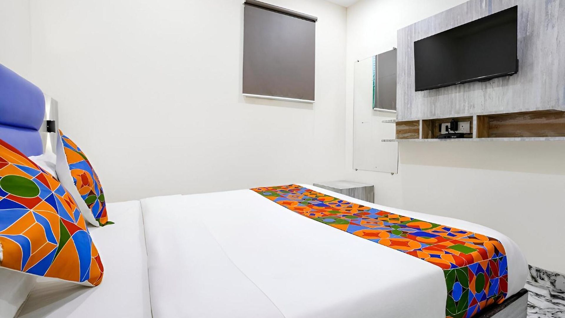 Glitz Good Luck Residency - Nr Exhibition Centre Hotel 3*