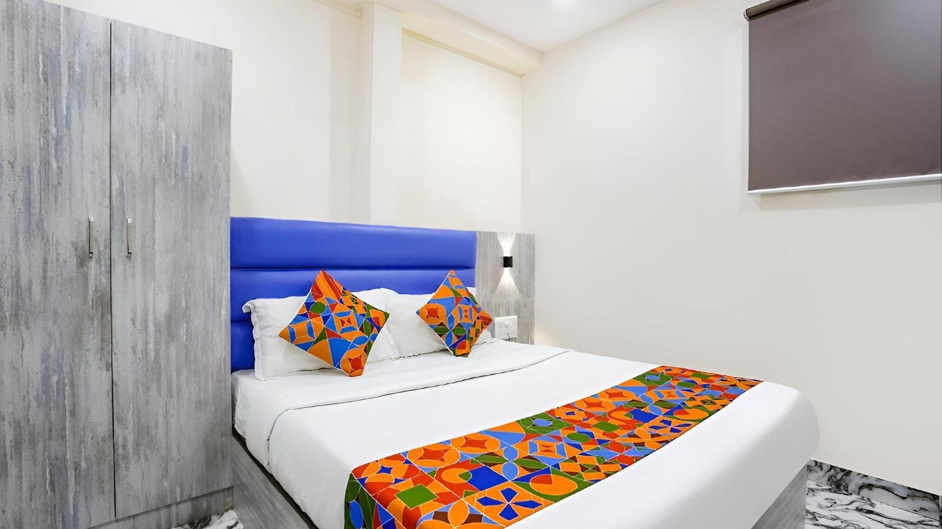 Hotel Glitz Good Luck Residency - Nr Exhibition Centre 3*
