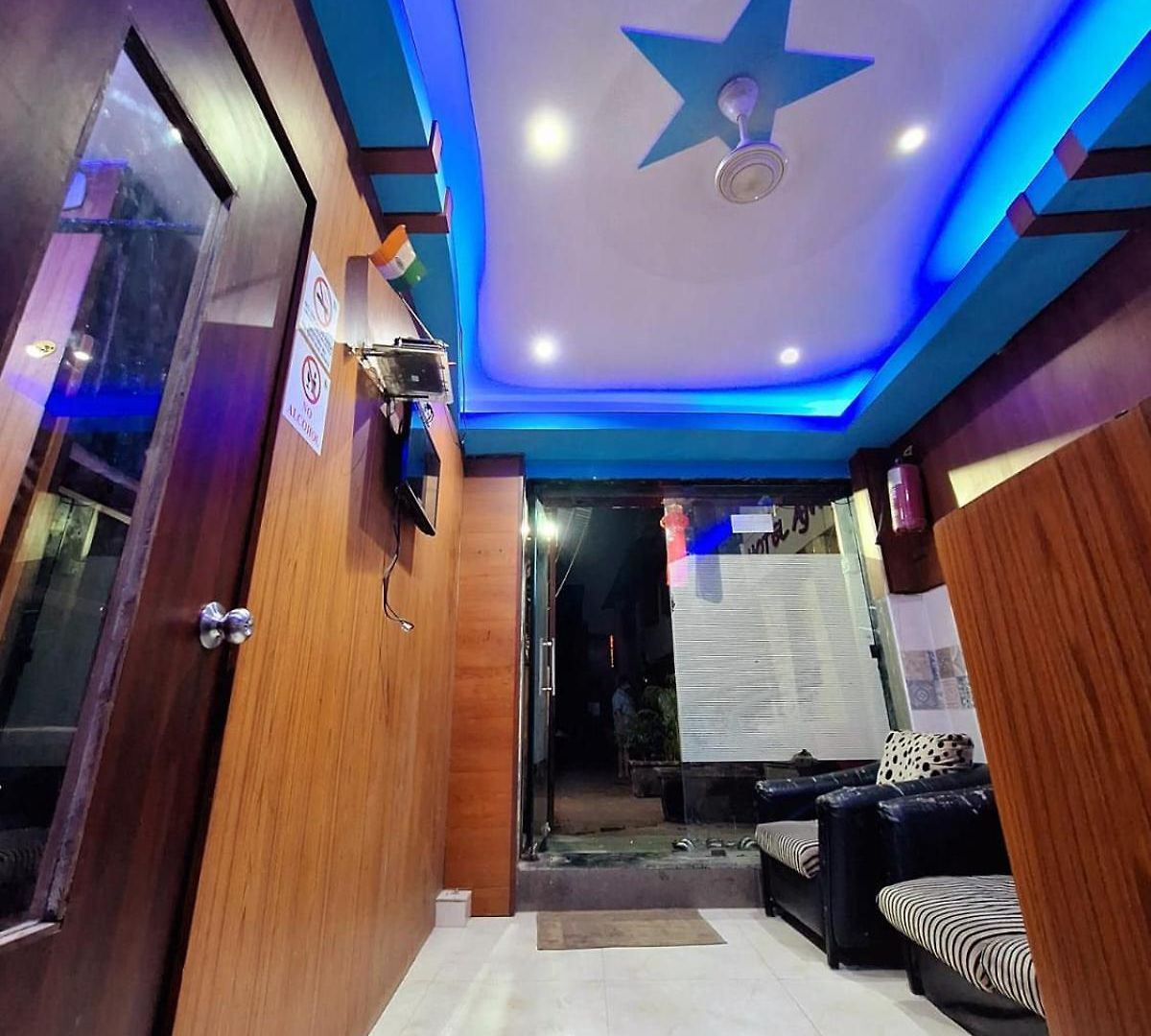 Neon Nest Suits Asalpha Metro Mumbai