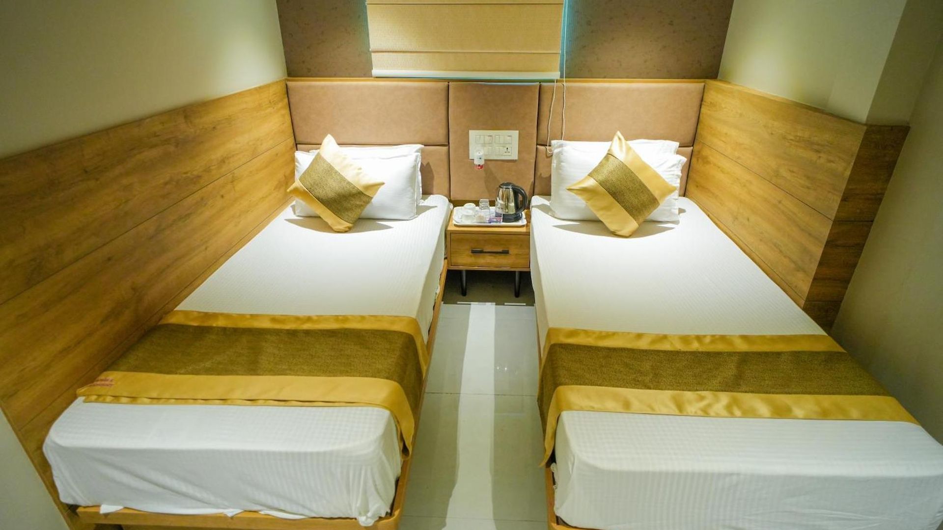 Skylink Hospitality Mahalaxmi 3*