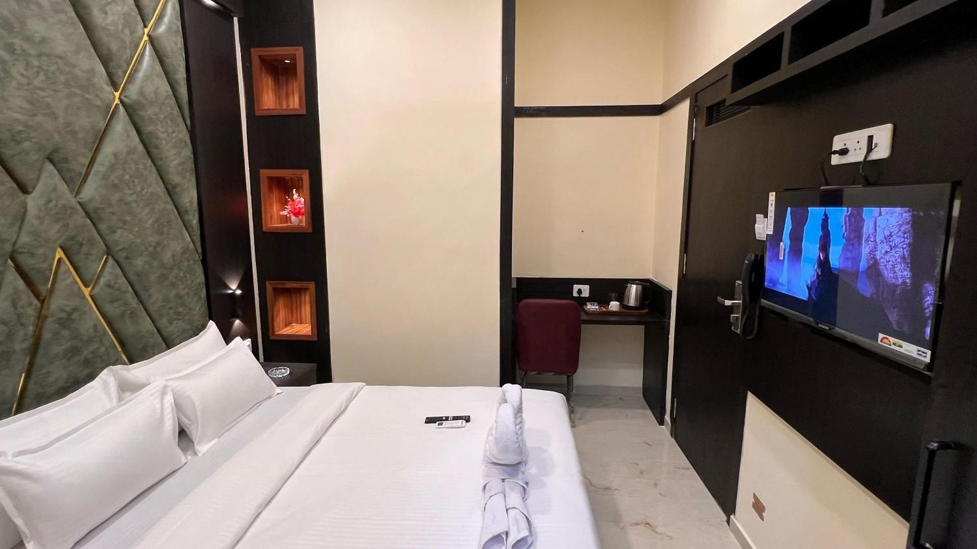 Sky Suite-sahar Cargo And Intl Airport Hotel *
