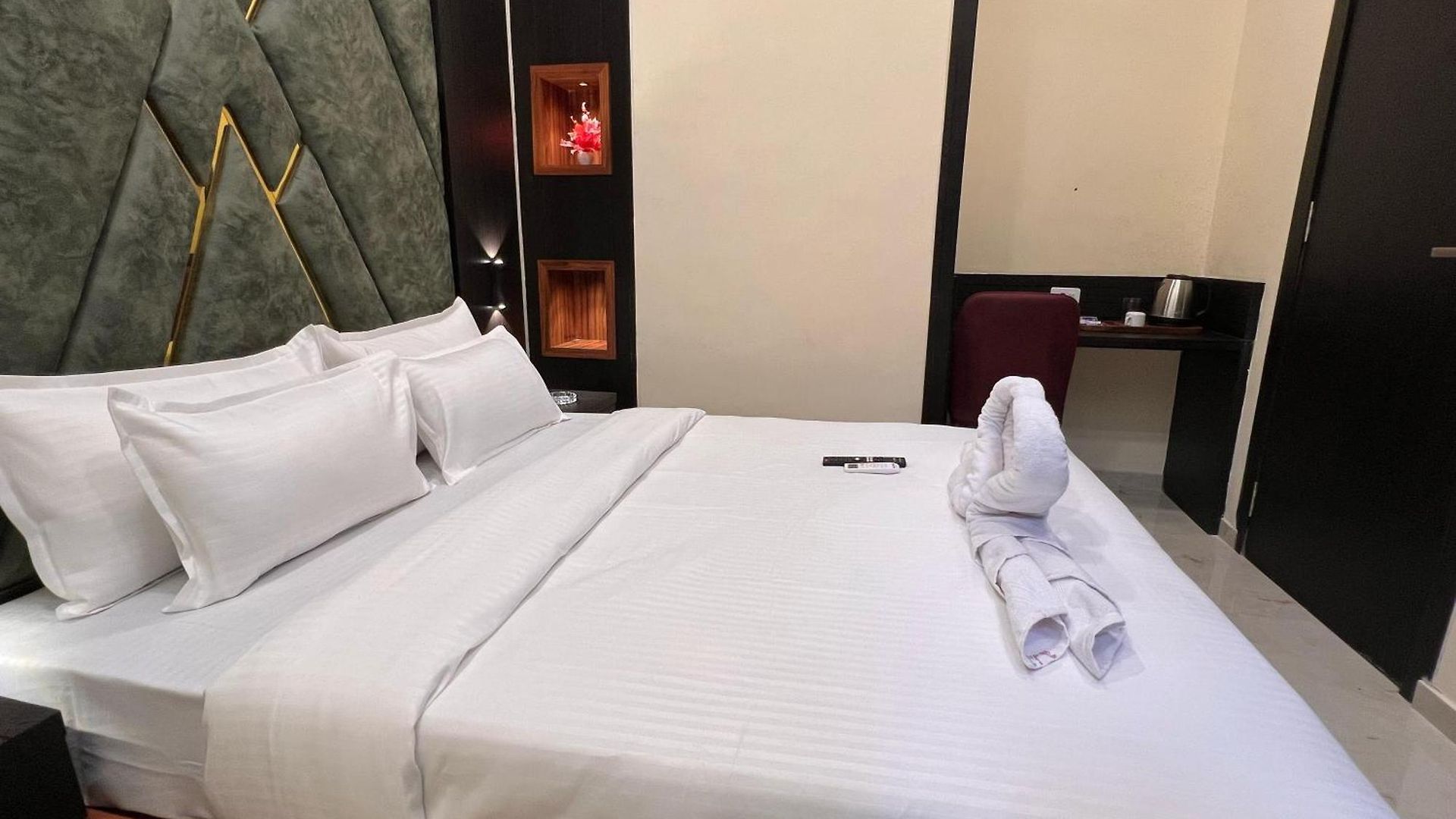 Hotel Sky Suite-sahar Cargo And Intl Airport Mumbai