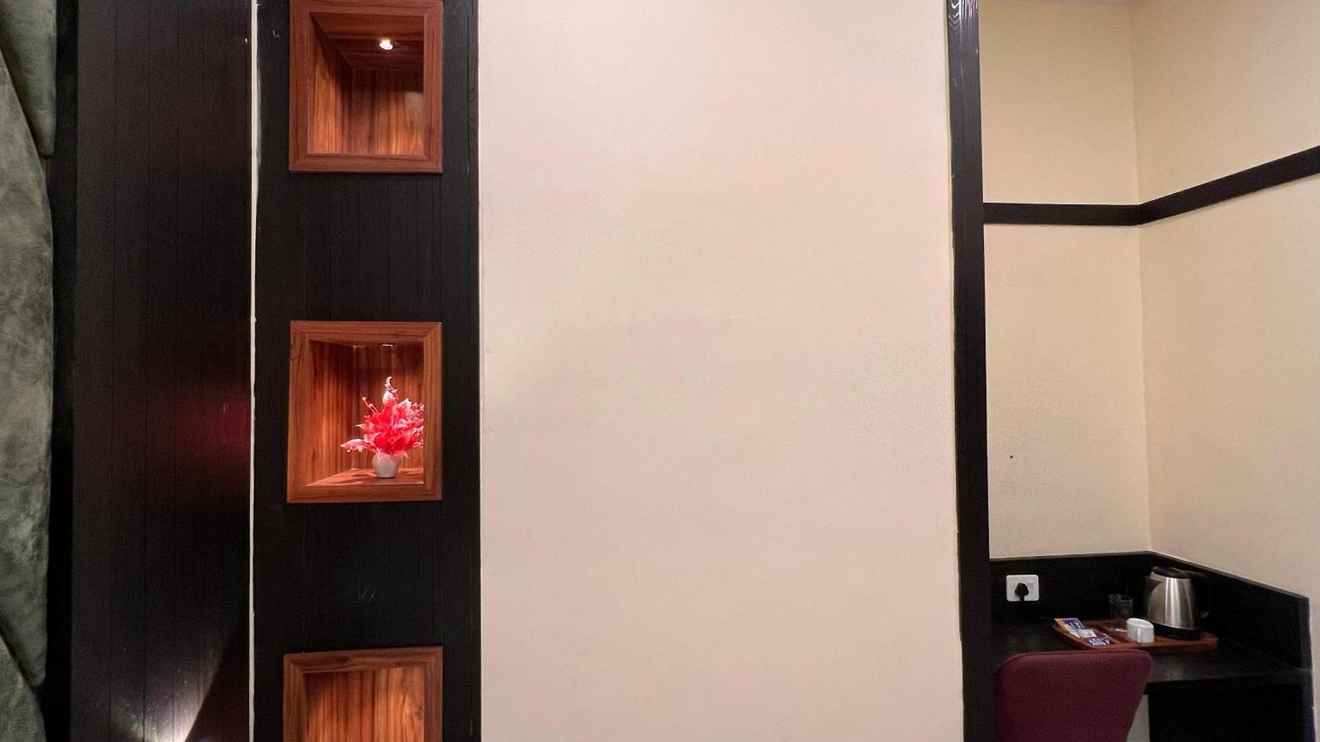 Sky Suite-sahar Cargo And Intl Airport Mumbai
