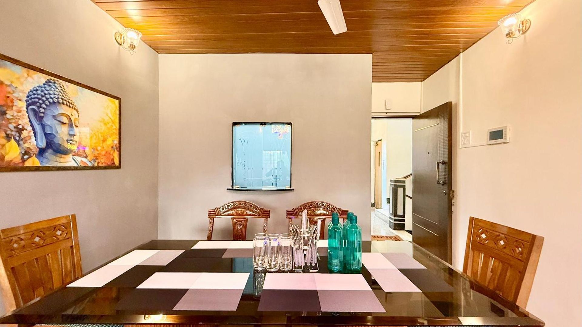 Lovely 3bhk Serviced Near Iskcon Temple, Juhu Mumbai