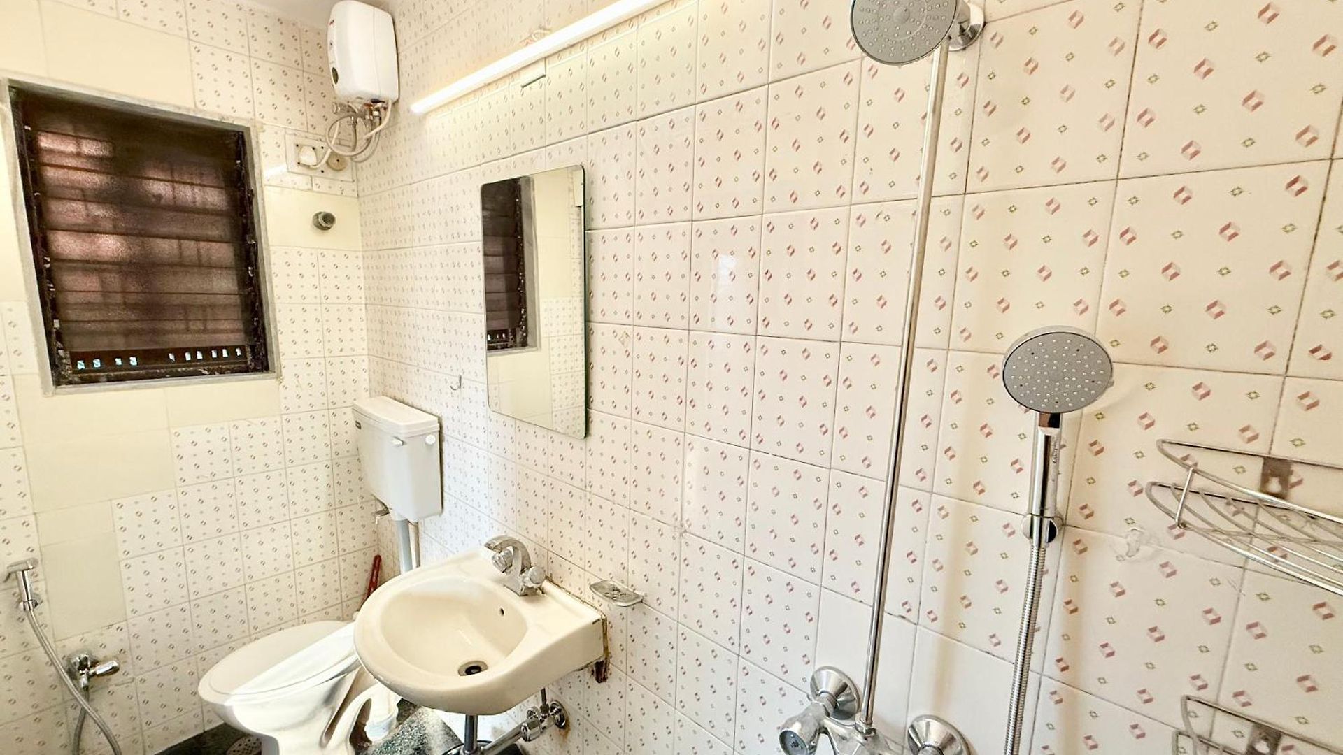 Lovely 3bhk Serviced Near Iskcon Temple, Juhu
