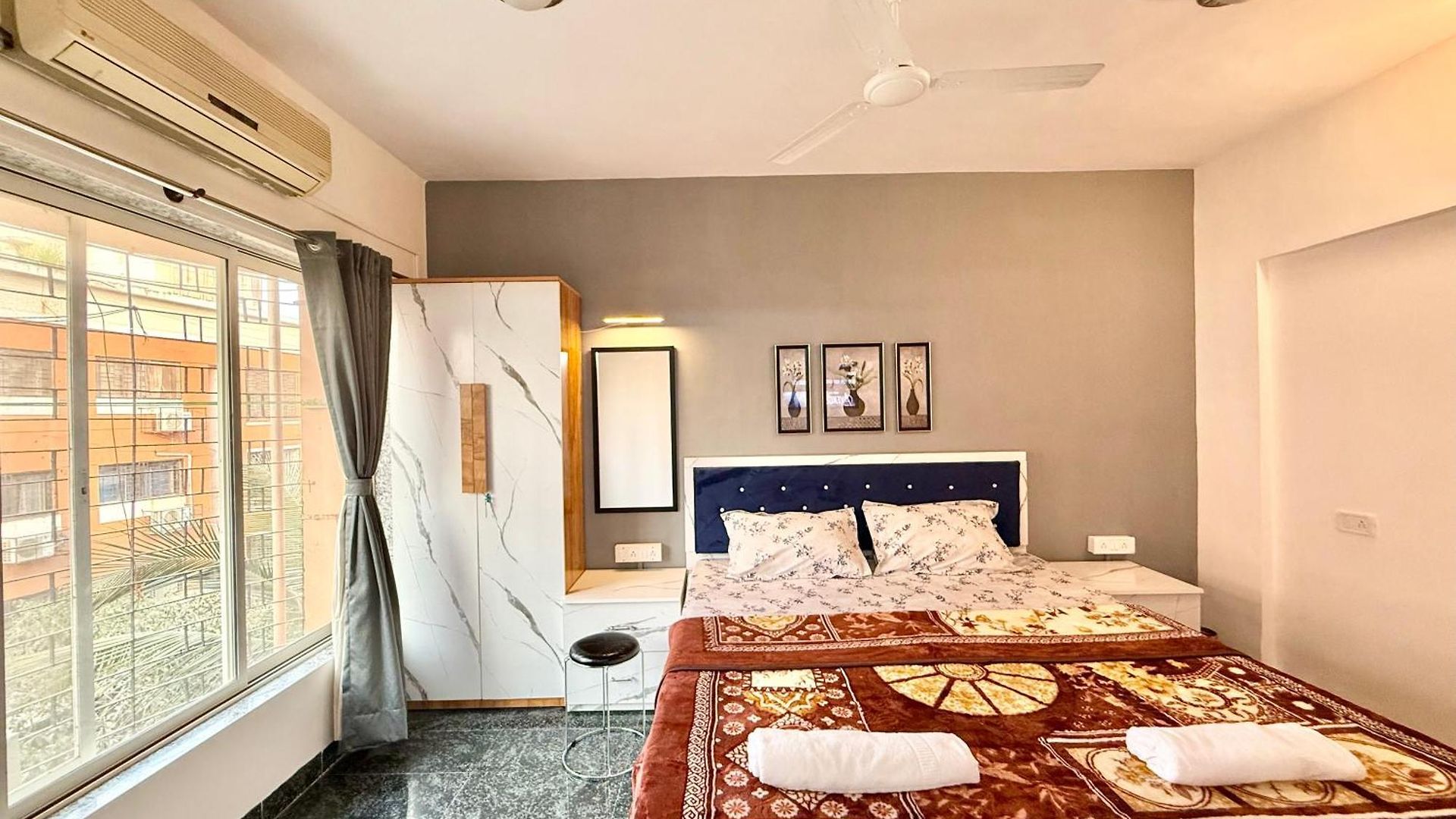 Lovely 3bhk Serviced Near Iskcon Temple, Juhu Apartment Mumbai