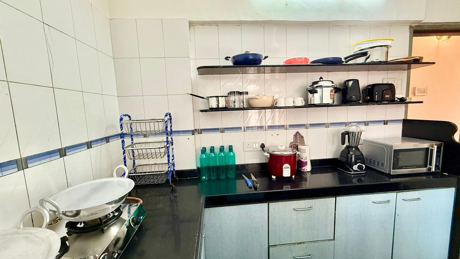 Lovely 3bhk Serviced Near Iskcon Temple, Juhu Apartment Mumbai