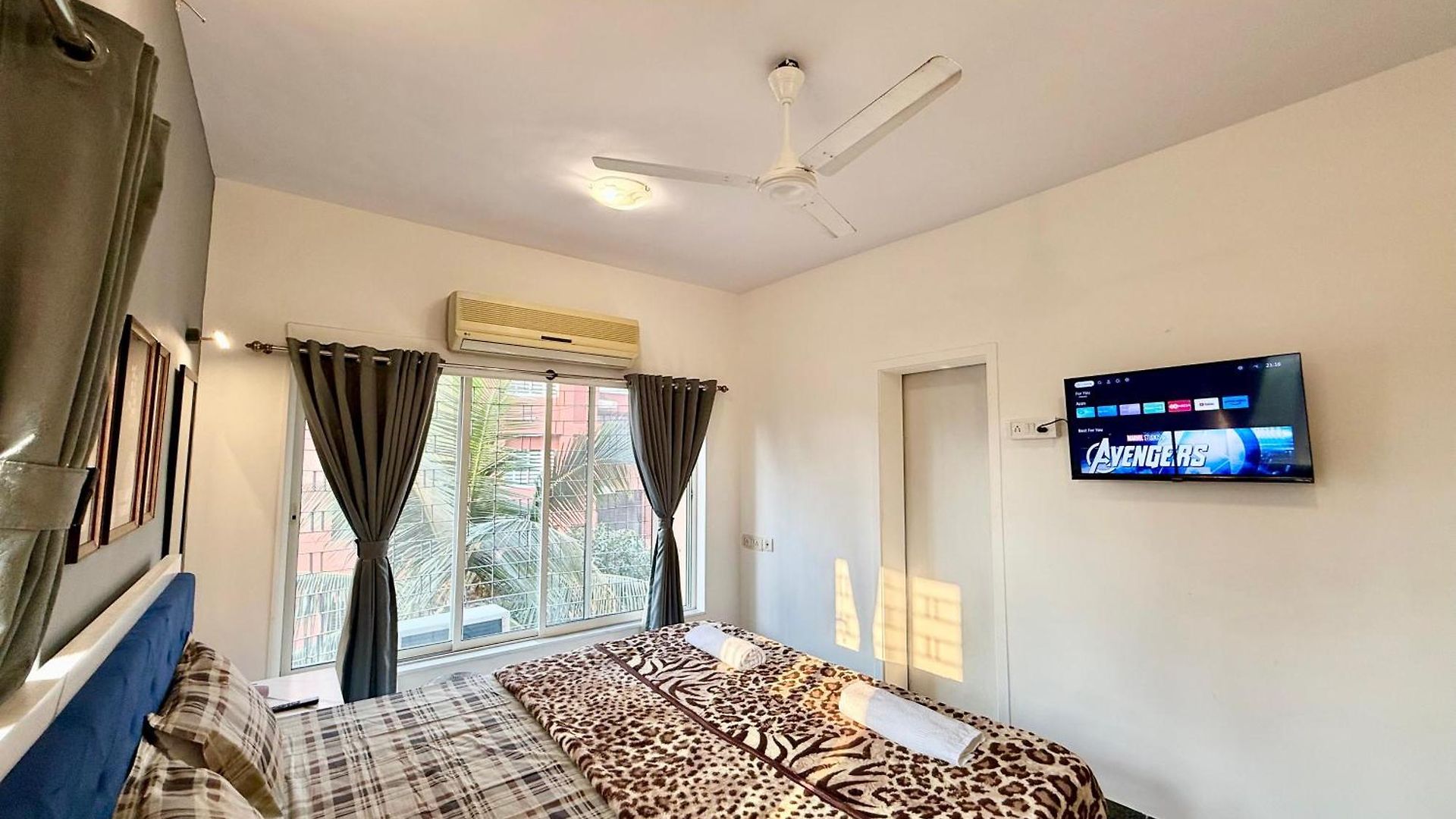 Apartment Lovely 3bhk Serviced Near Iskcon Temple, Juhu Mumbai
