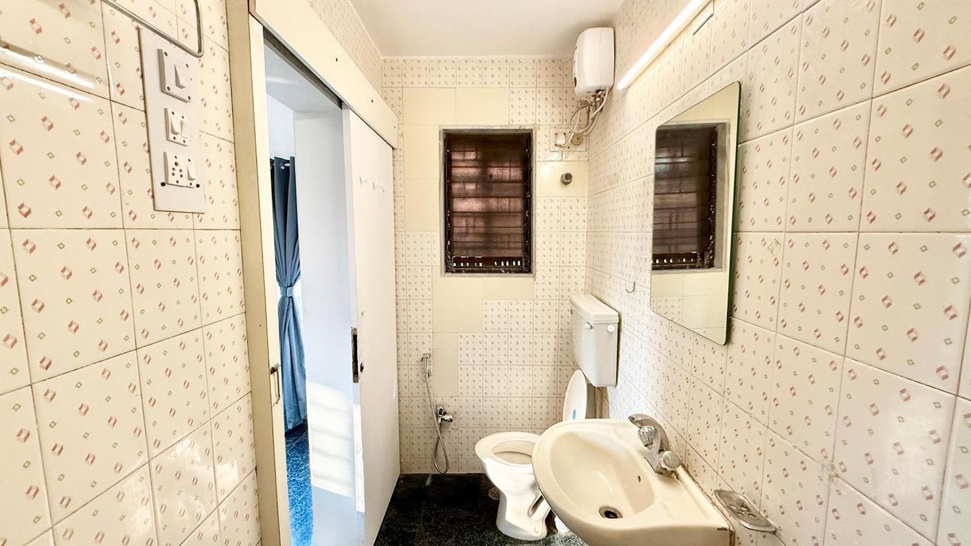 Lovely 3bhk Serviced Near Iskcon Temple, Juhu * Mumbai