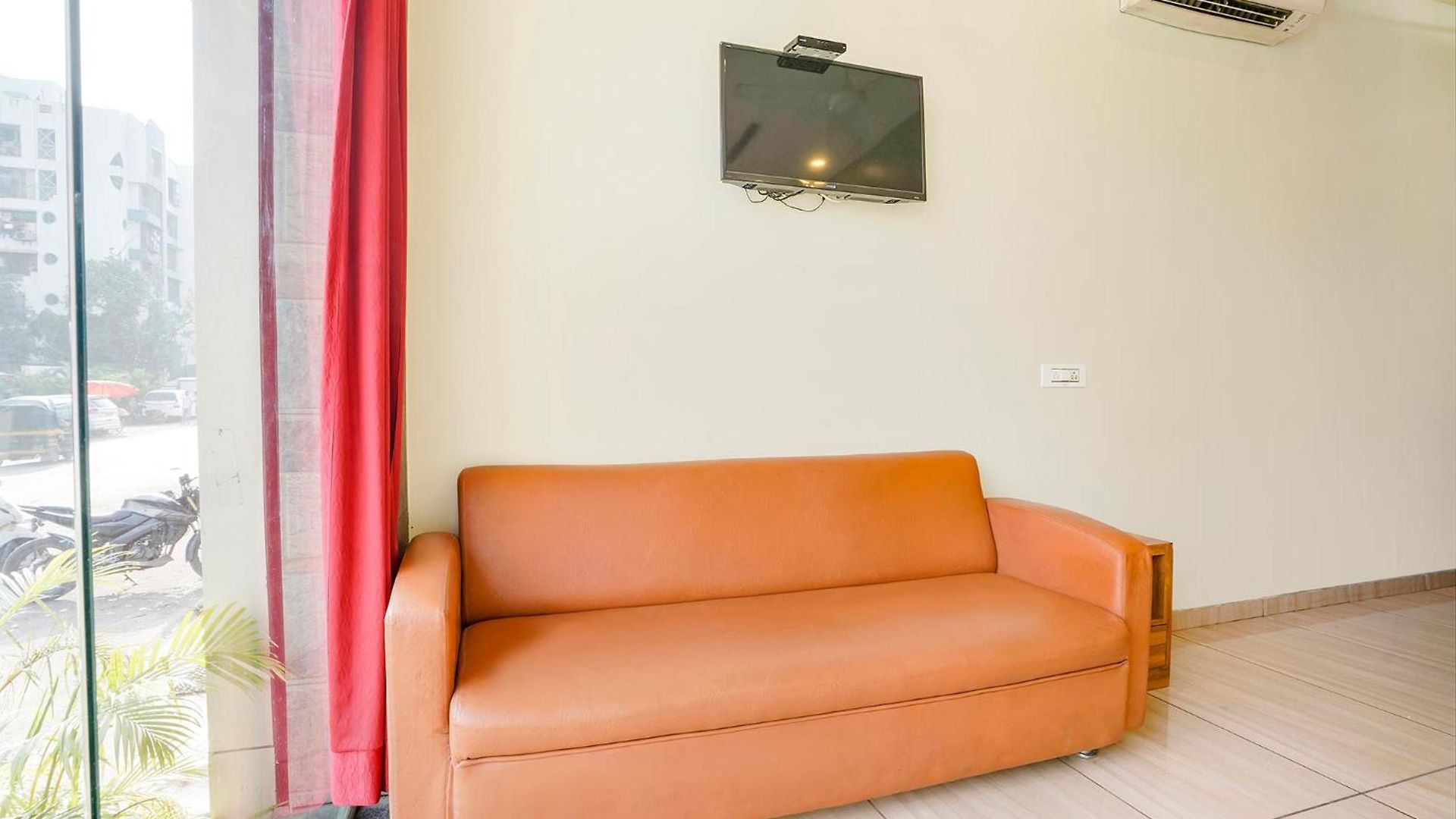 Fabhotel Cozy - Nr International Airport Mumbai