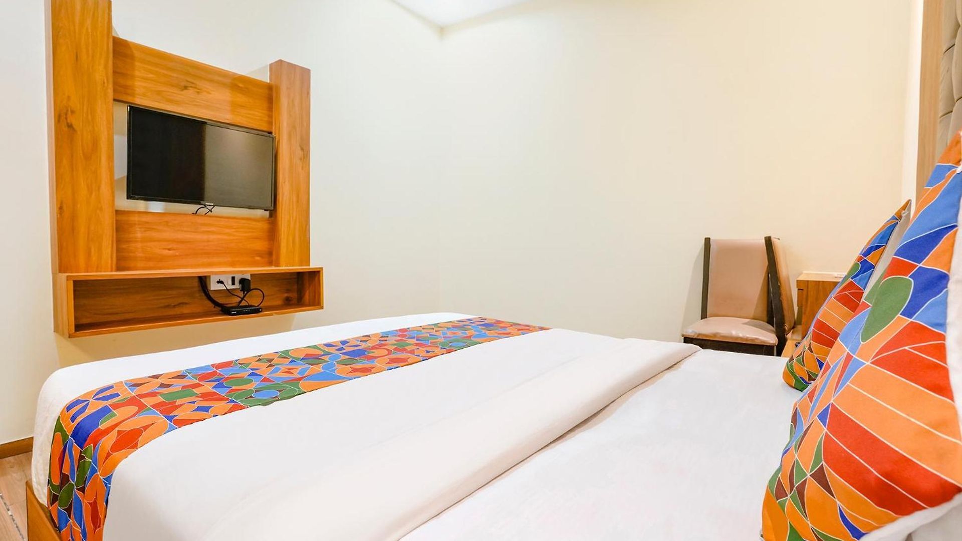 Fabhotel Cozy - Nr International Airport Hotel Mumbai