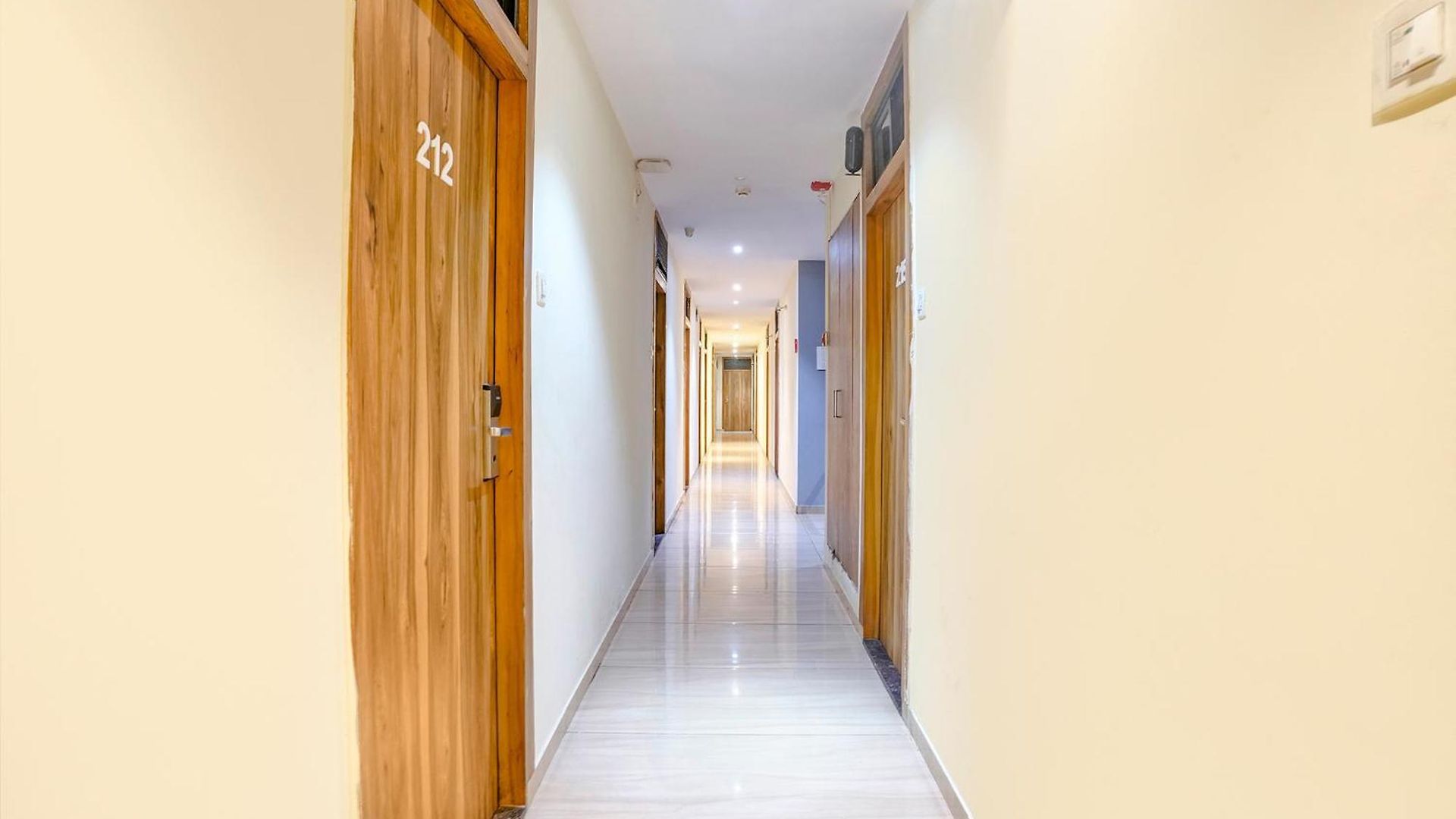 Fabhotel Cozy - Nr International Airport 3*