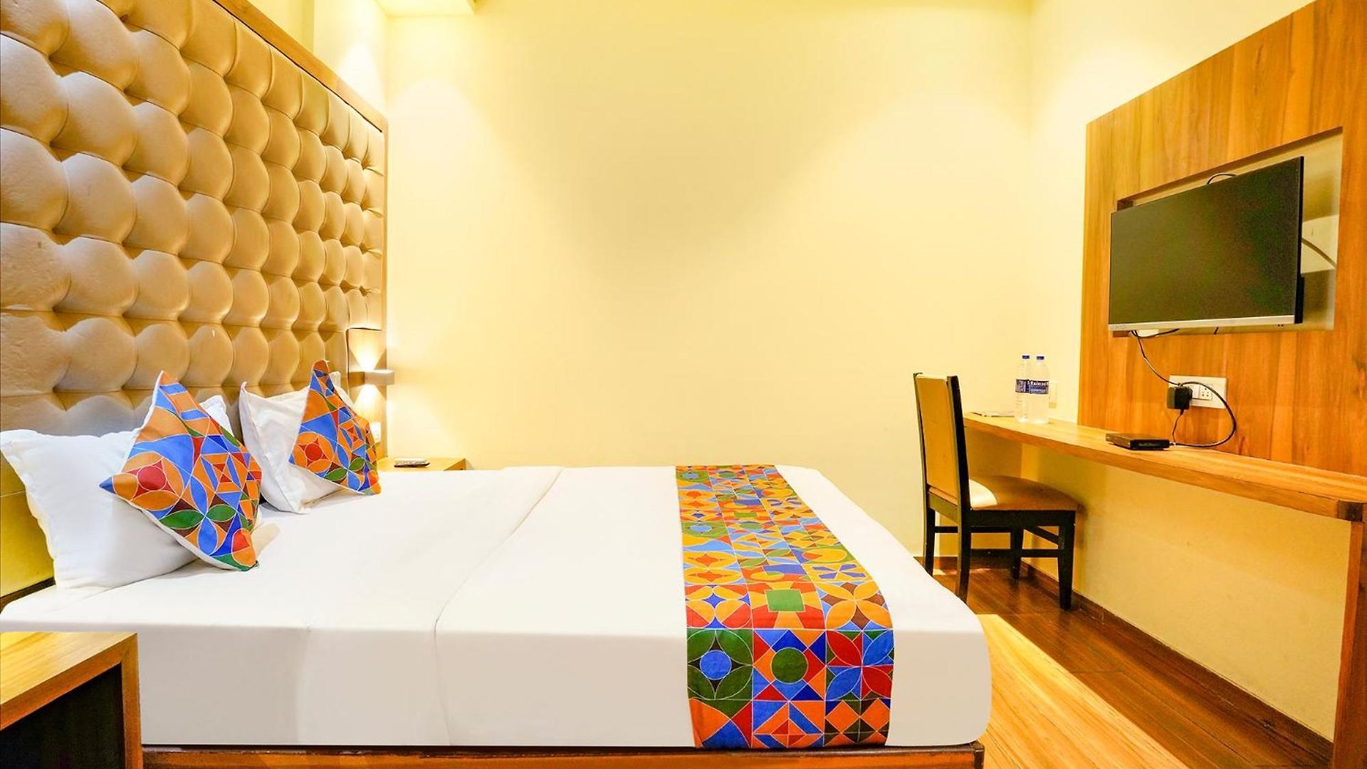 Fabhotel Cozy - Nr International Airport