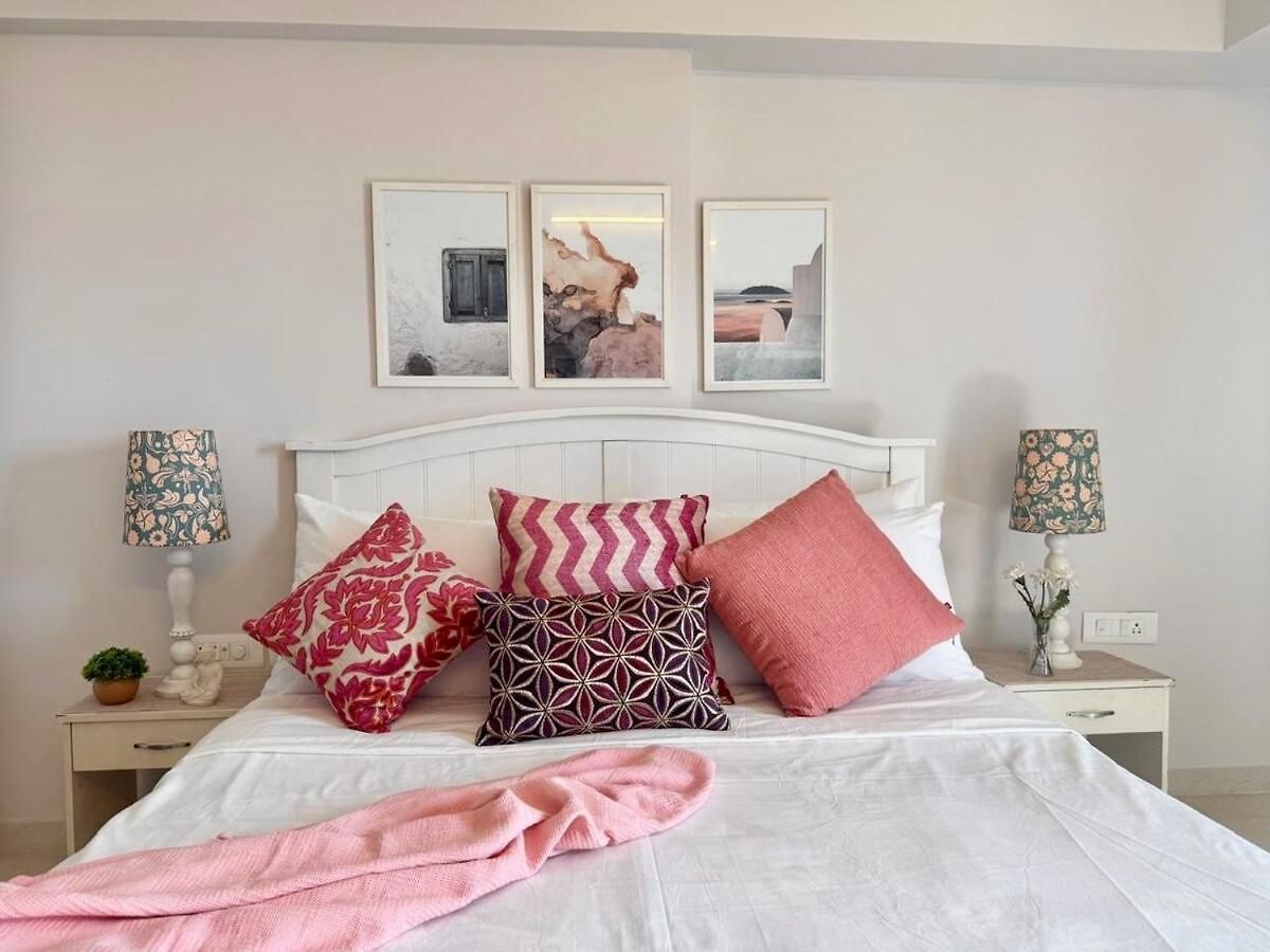 Apartment Connekthomes - 5 Star 3bed3bath Luxury Pool, Gym Near Airport Bkc